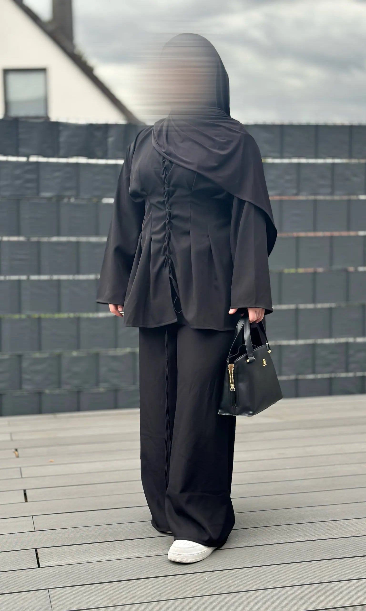 zweiteiler mit hose, polyester-elastan, einheitsgröße 32-40, schnürung vorne & am rücken, frontansicht