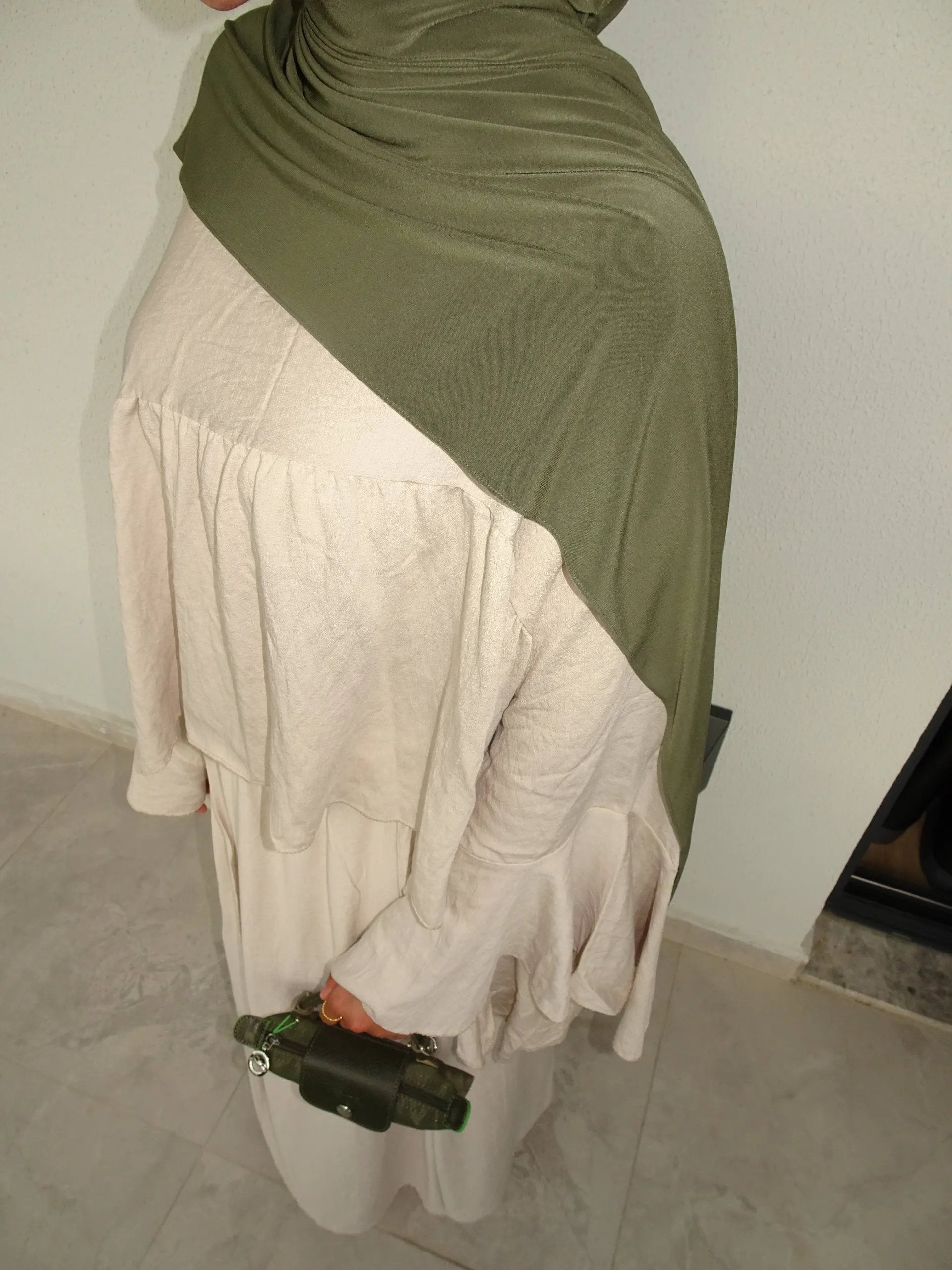 Zweiteiler Liya viskose/polyester, oberteil 60 cm, rock 100 cm, einheitsgröße 34–46, Frontansicht