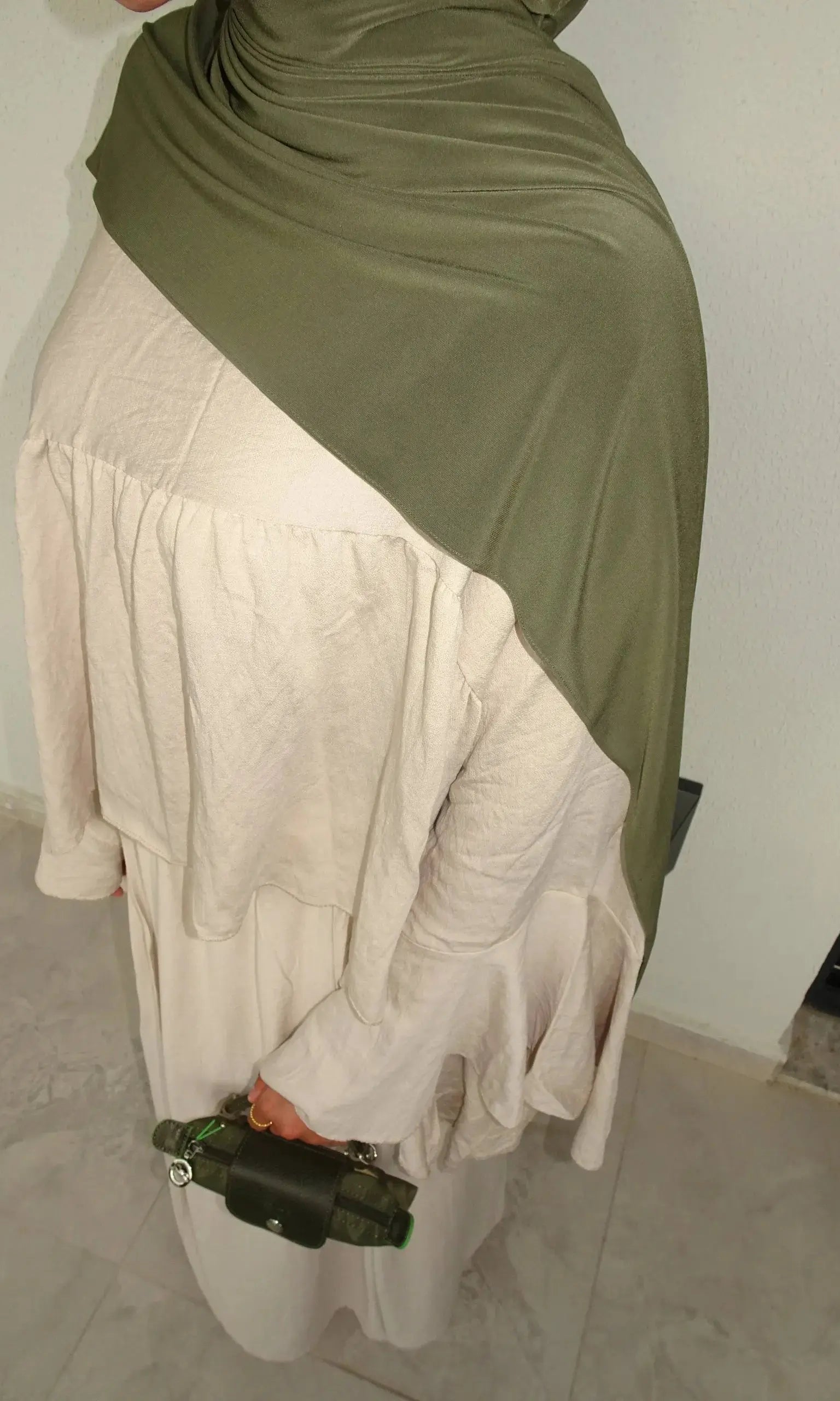Zweiteiler Liya viskose/polyester, oberteil 60 cm, rock 100 cm, einheitsgröße 34–46, Frontansicht