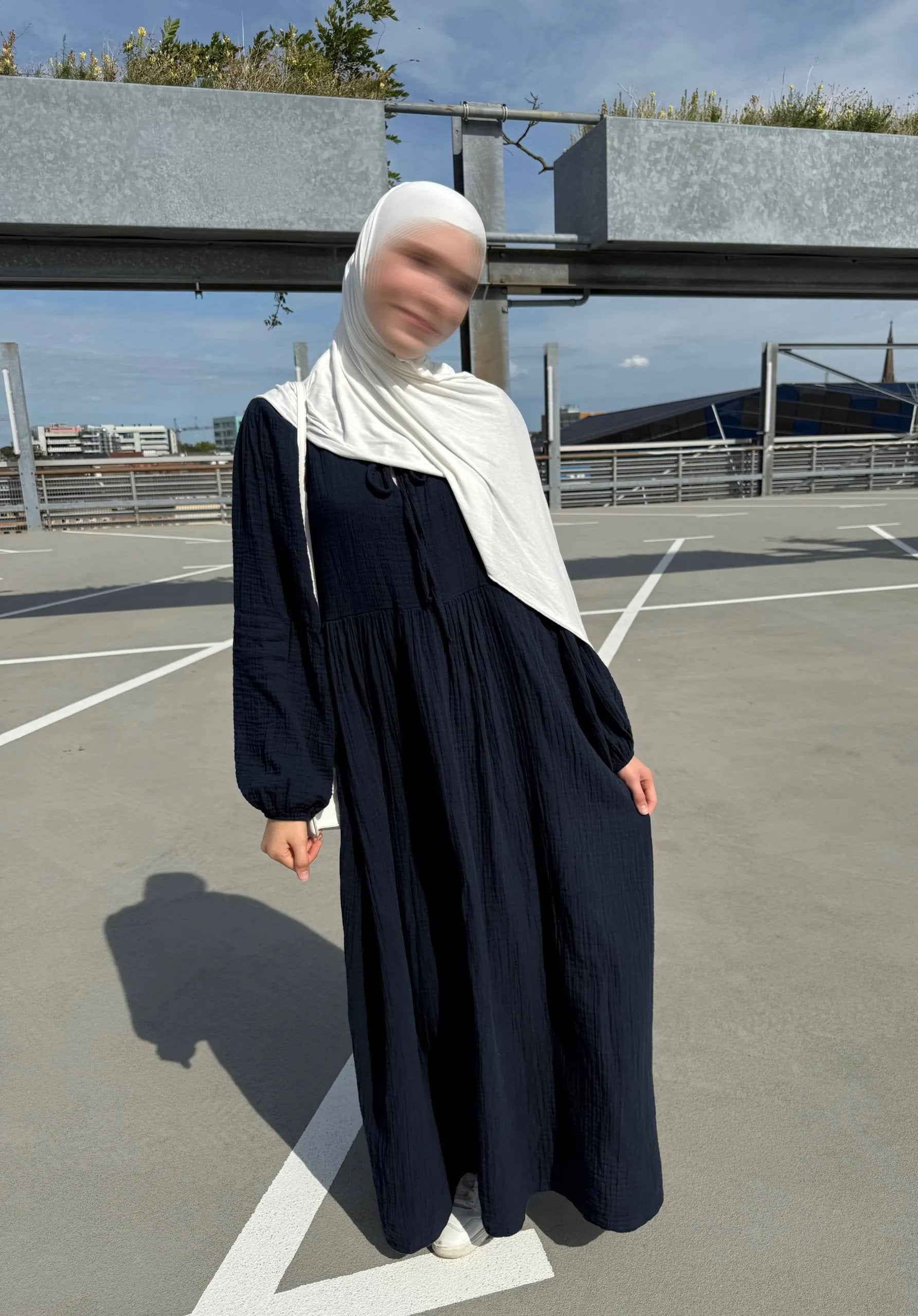 maxi-kleid aus musselin mit crinkle-struktur, lockere passform, frontansicht