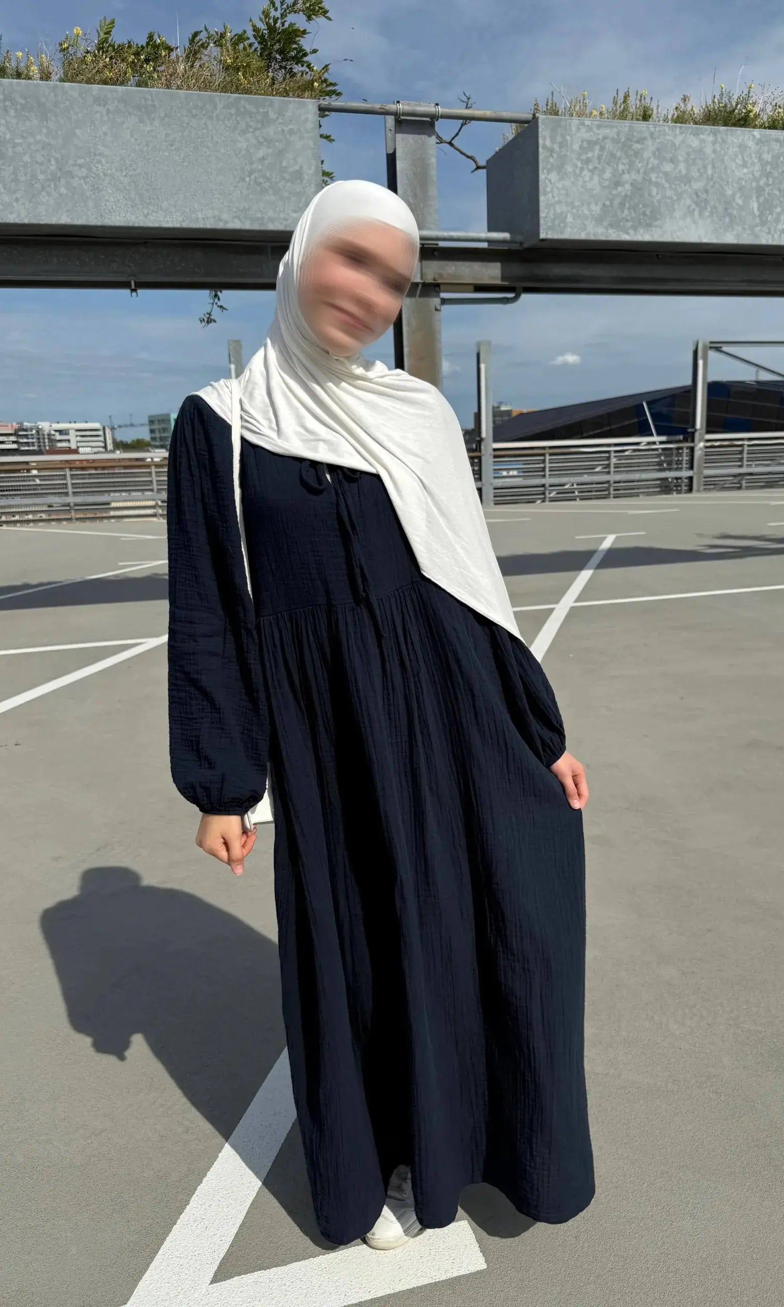 maxi-kleid aus musselin mit crinkle-struktur, lockere passform, frontansicht