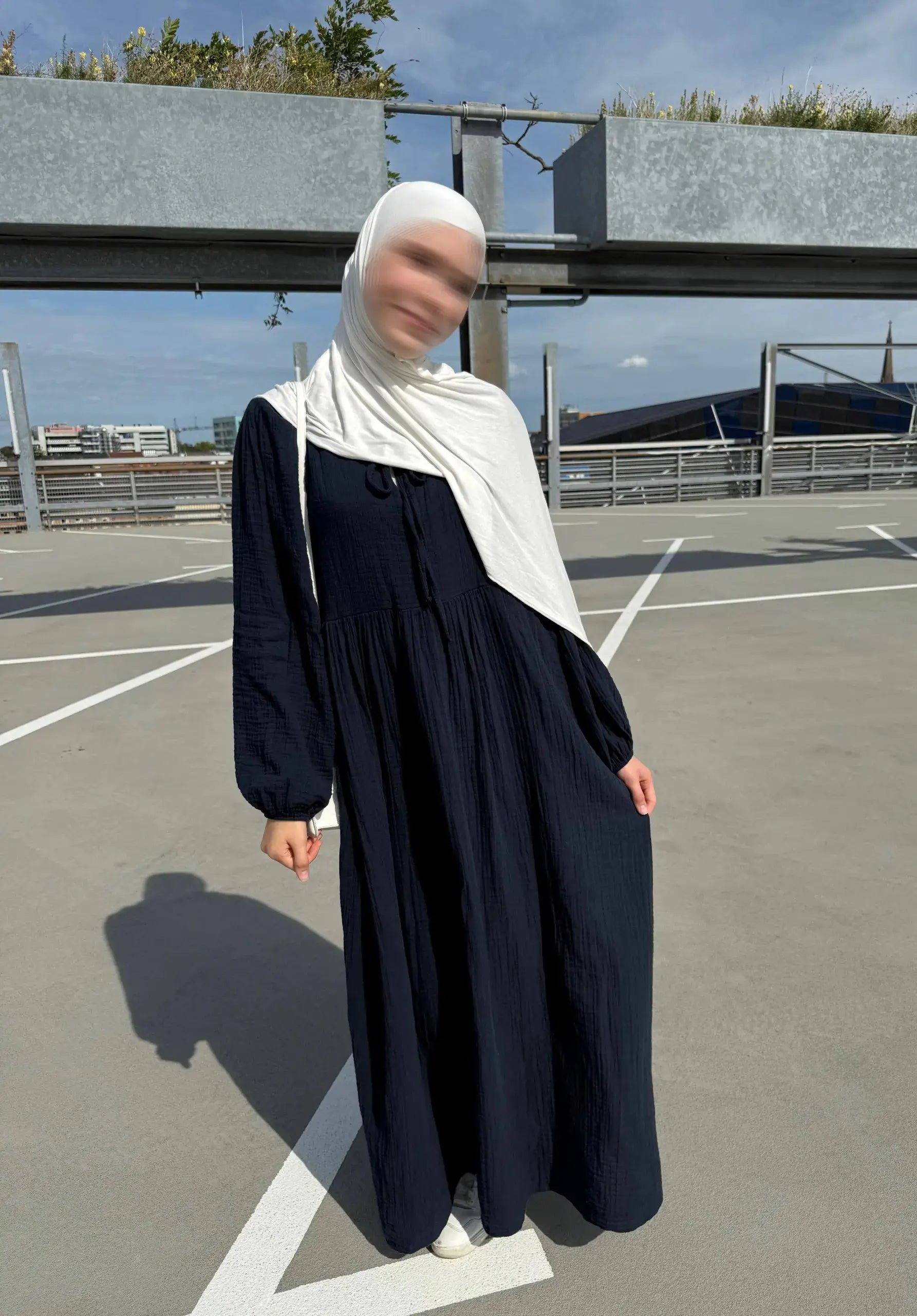 maxi-kleid aus musselin mit crinkle-struktur, lockere passform, frontansicht