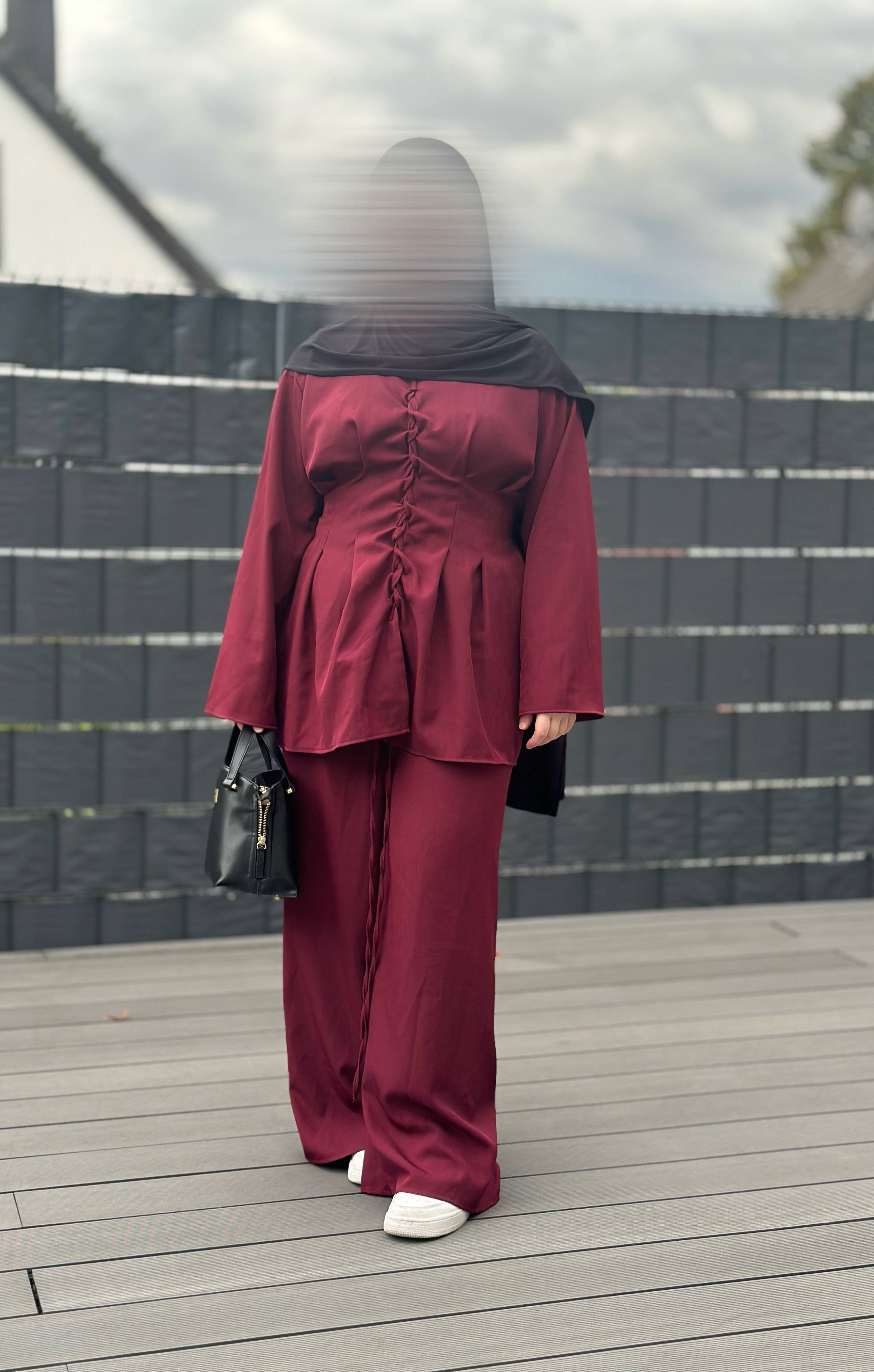 zweiteiler mit hose polyester-elastan vorne & hinten geschnürt frontansicht herbst-geeignet einheitsgröße 32-40