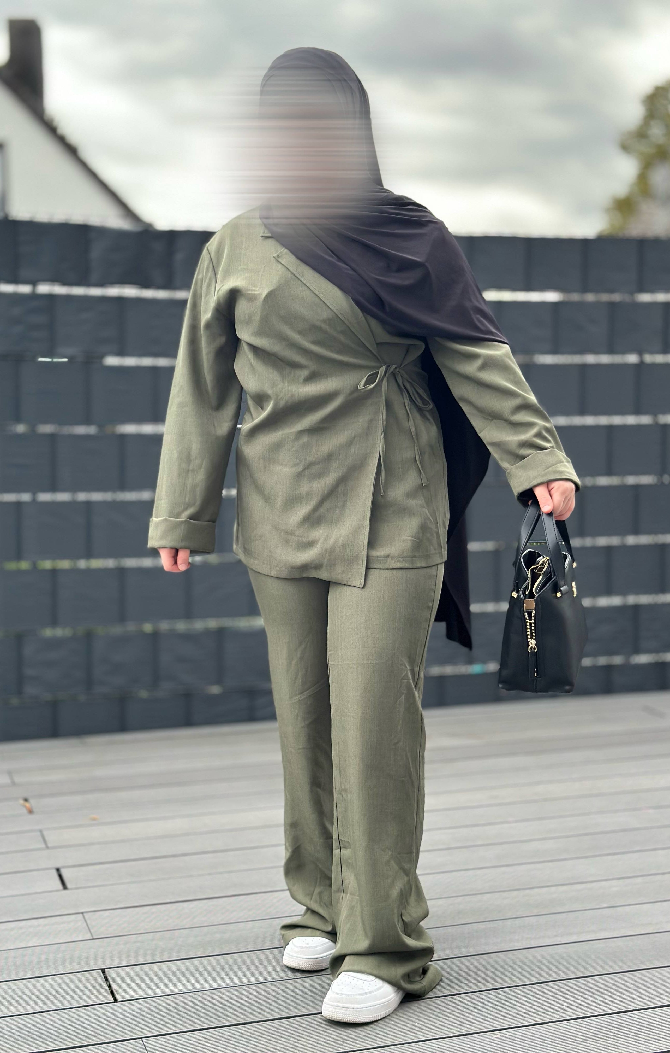 zweiteiler blazer und hose 50% polyester 50% viscose lange ärmel frontansicht einheitsgröße 32-42