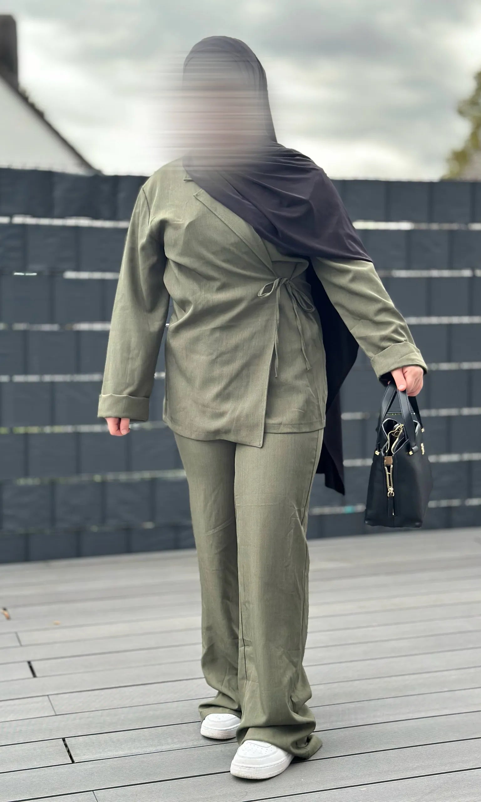 zweiteiler blazer und hose 50% polyester 50% viscose lange ärmel frontansicht einheitsgröße 32-42