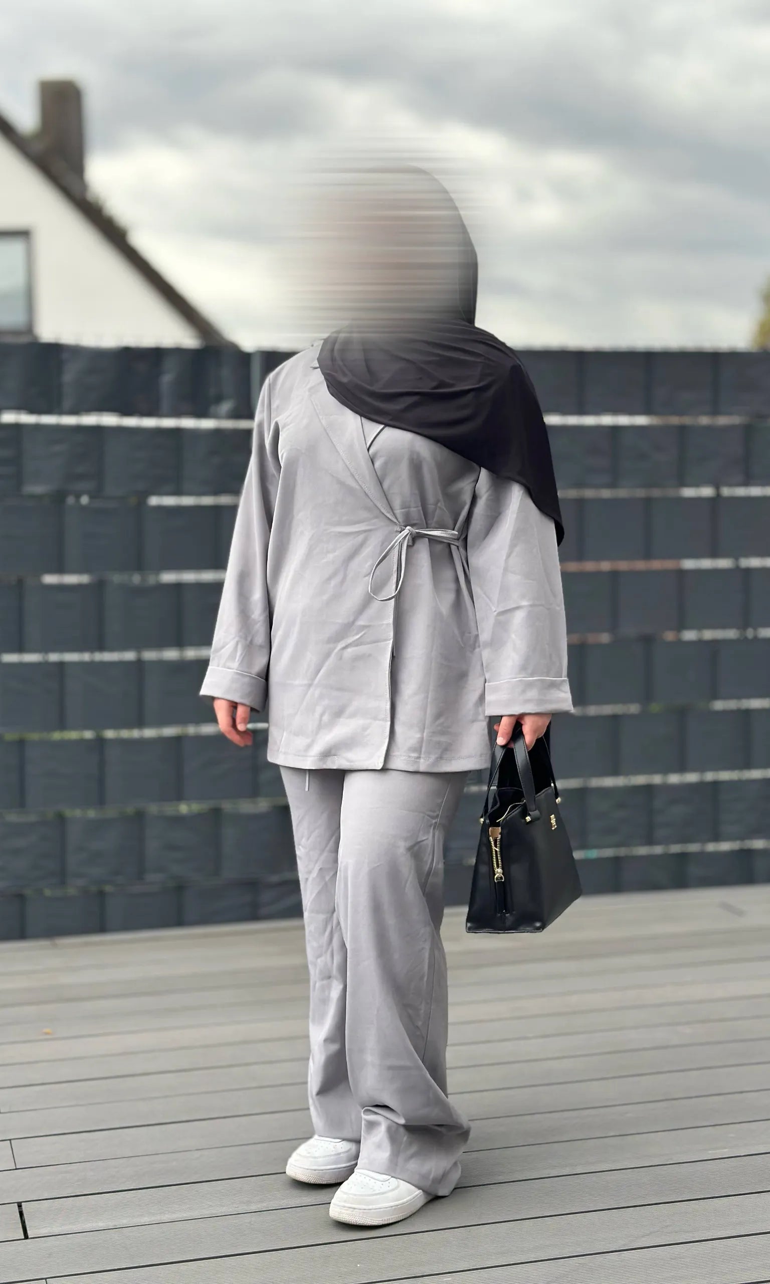 zweiteiler blazer & hose 50% polyester 50% viskose zeitlose silhouette frontansicht