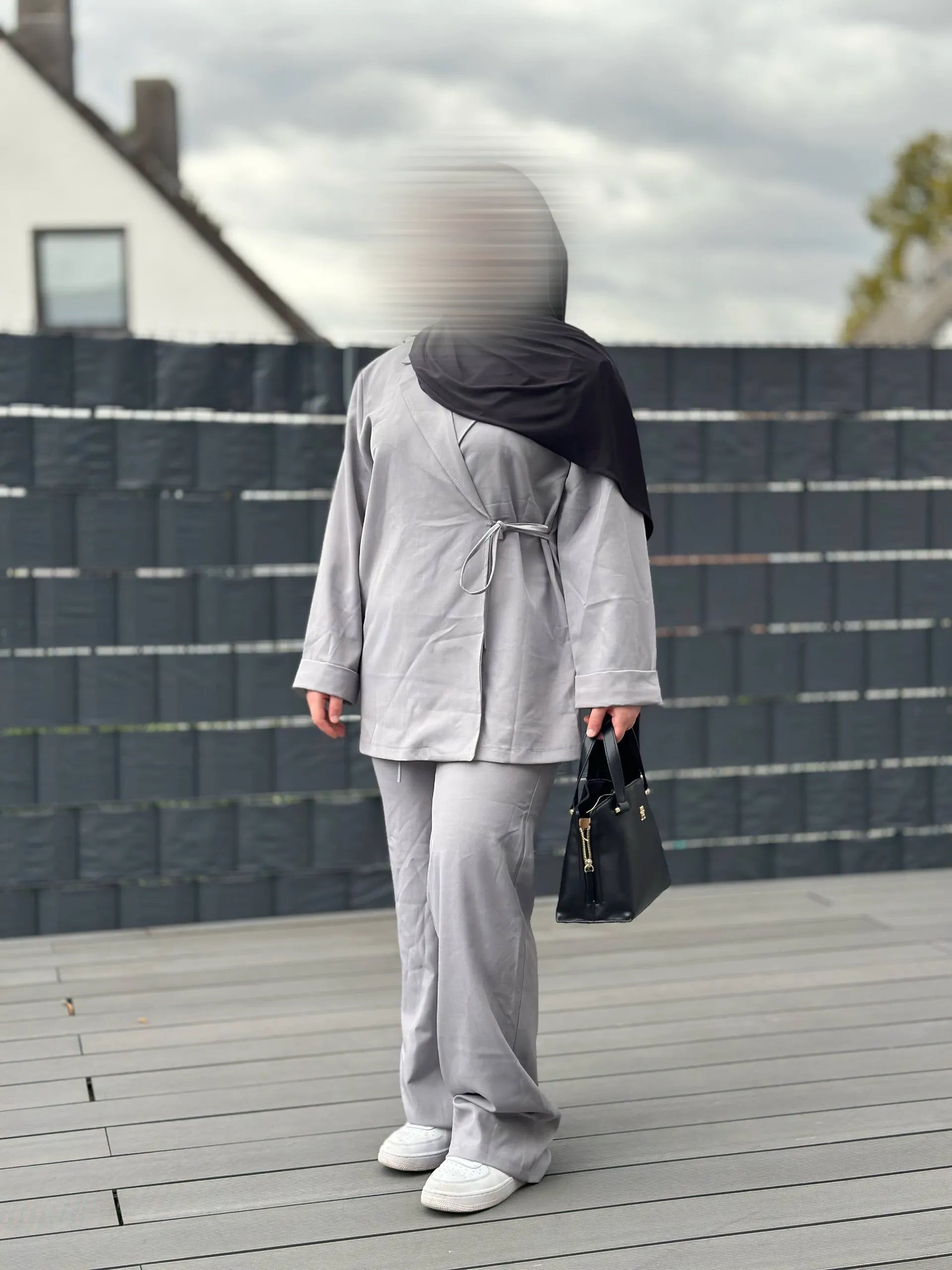 zweiteiler blazer & hose 50% polyester 50% viskose zeitlose silhouette frontansicht