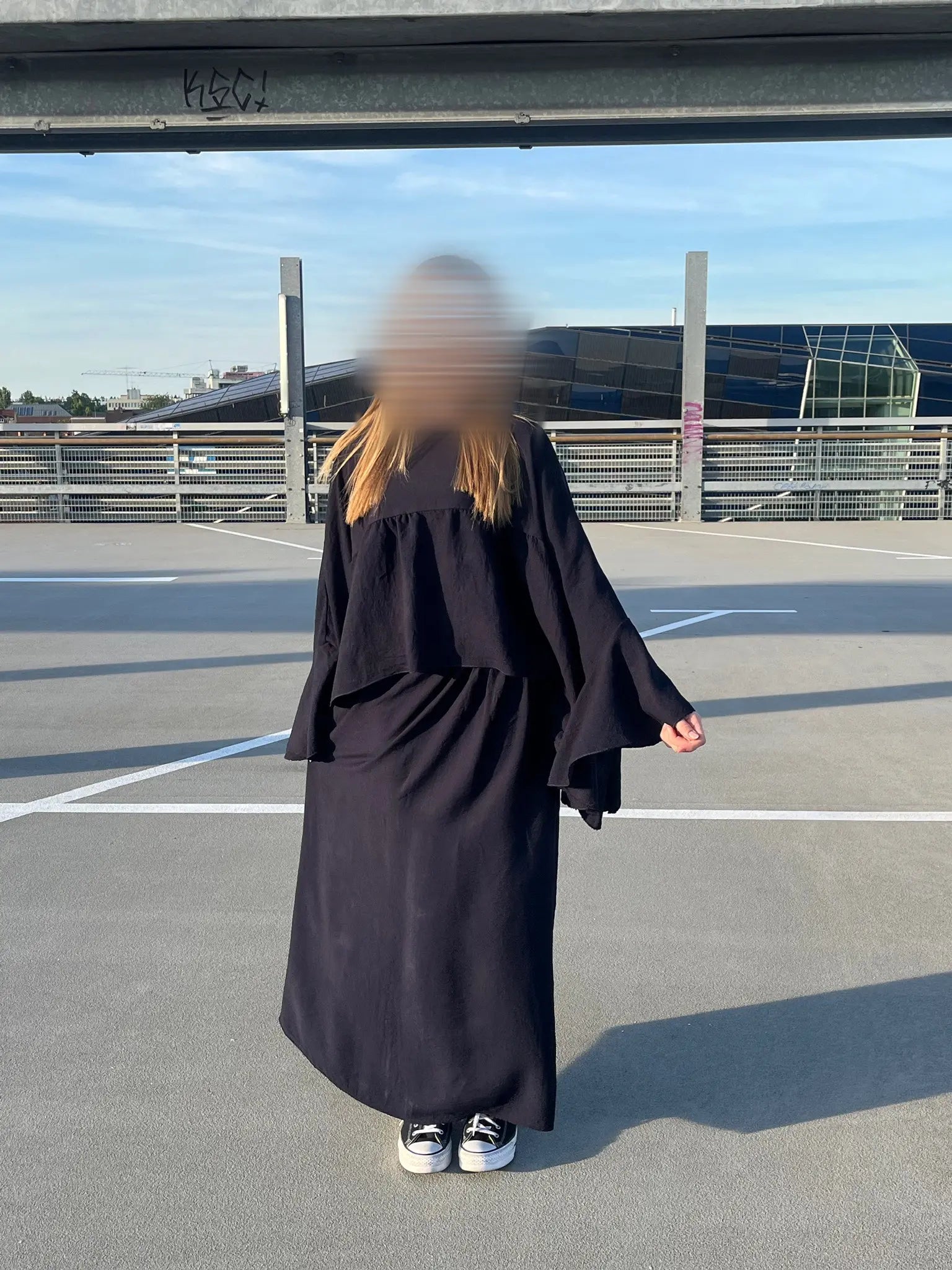 zweiteiler aus viskose-polyester-mix mit oberteil und langem rock, fließender fall