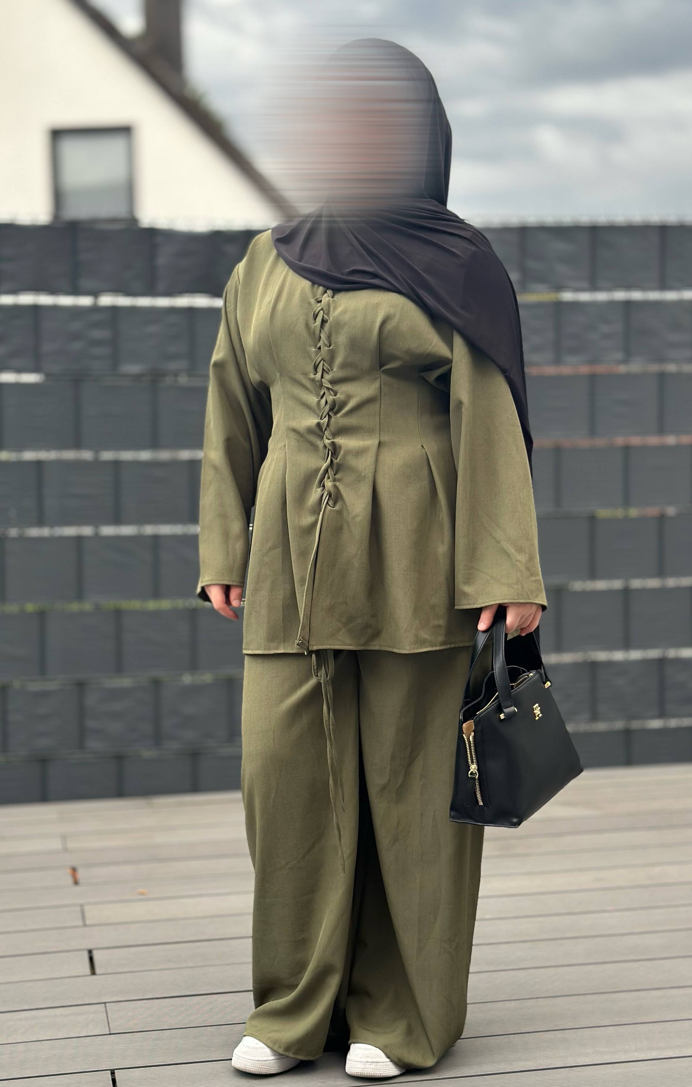 Zweiteiler mit Hose aus polyester-elastan, Schnürungen vorne und am Rücken, Einheitsgröße 32-40 Frontansicht