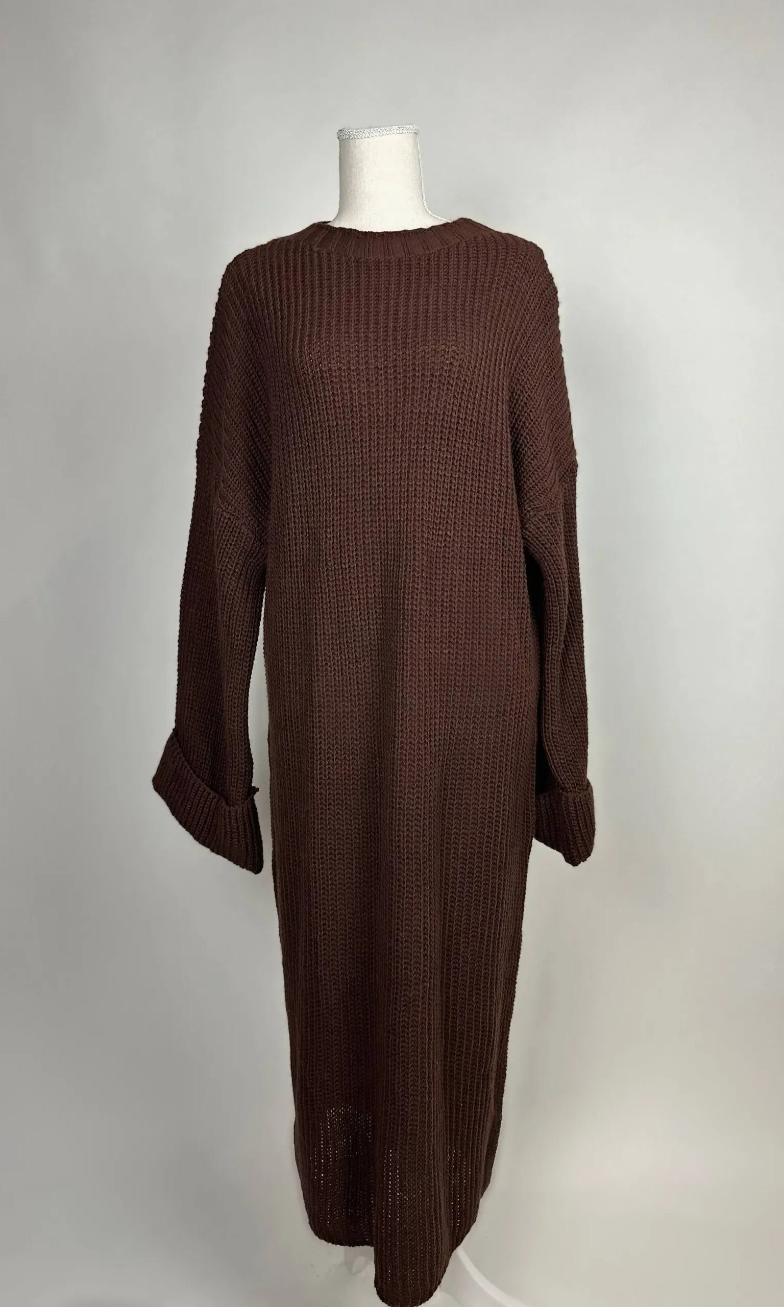 langes strickkleid aus 100% polyester, 1,35 m länge