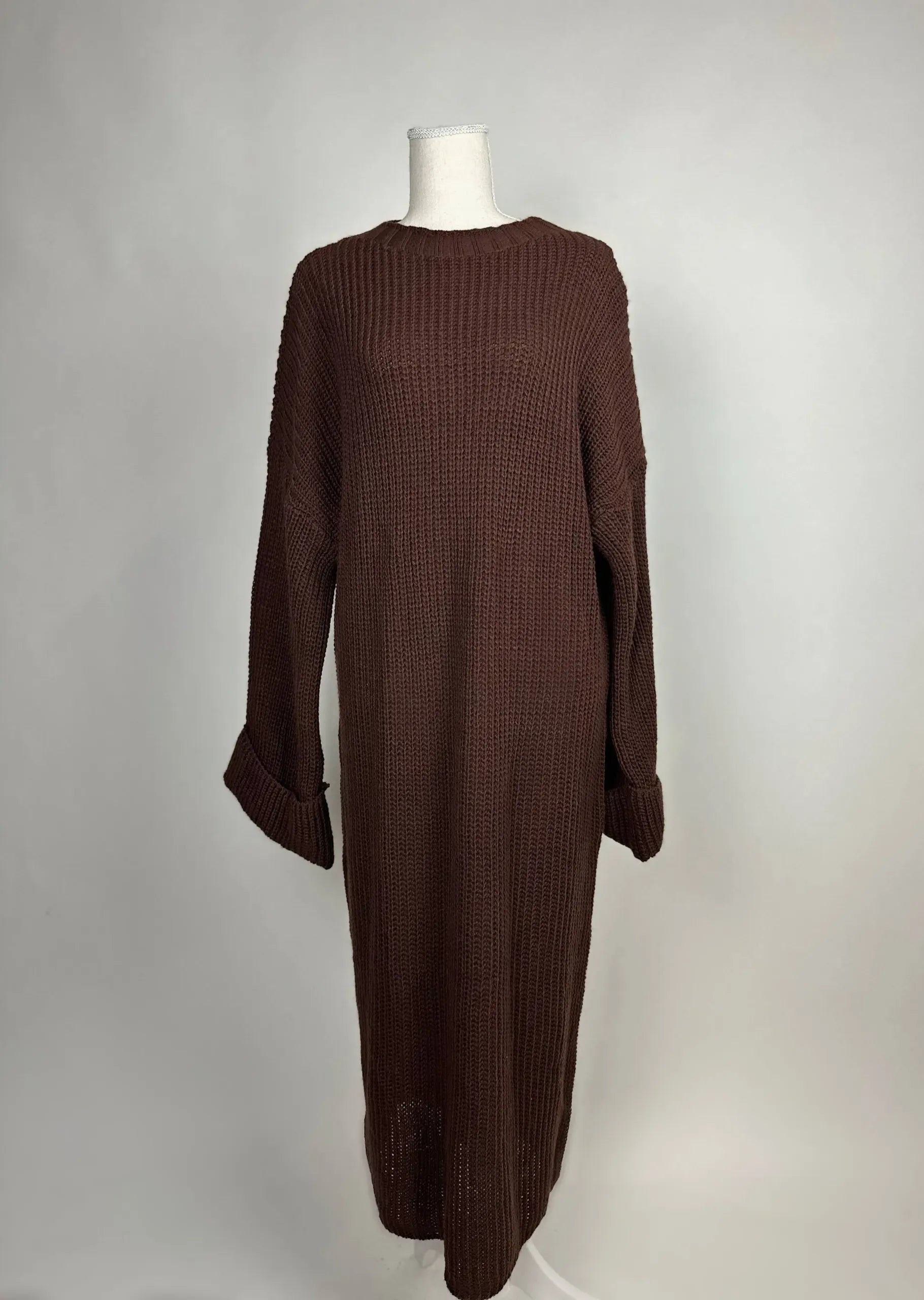 langes strickkleid aus 100% polyester, 1,35 m länge