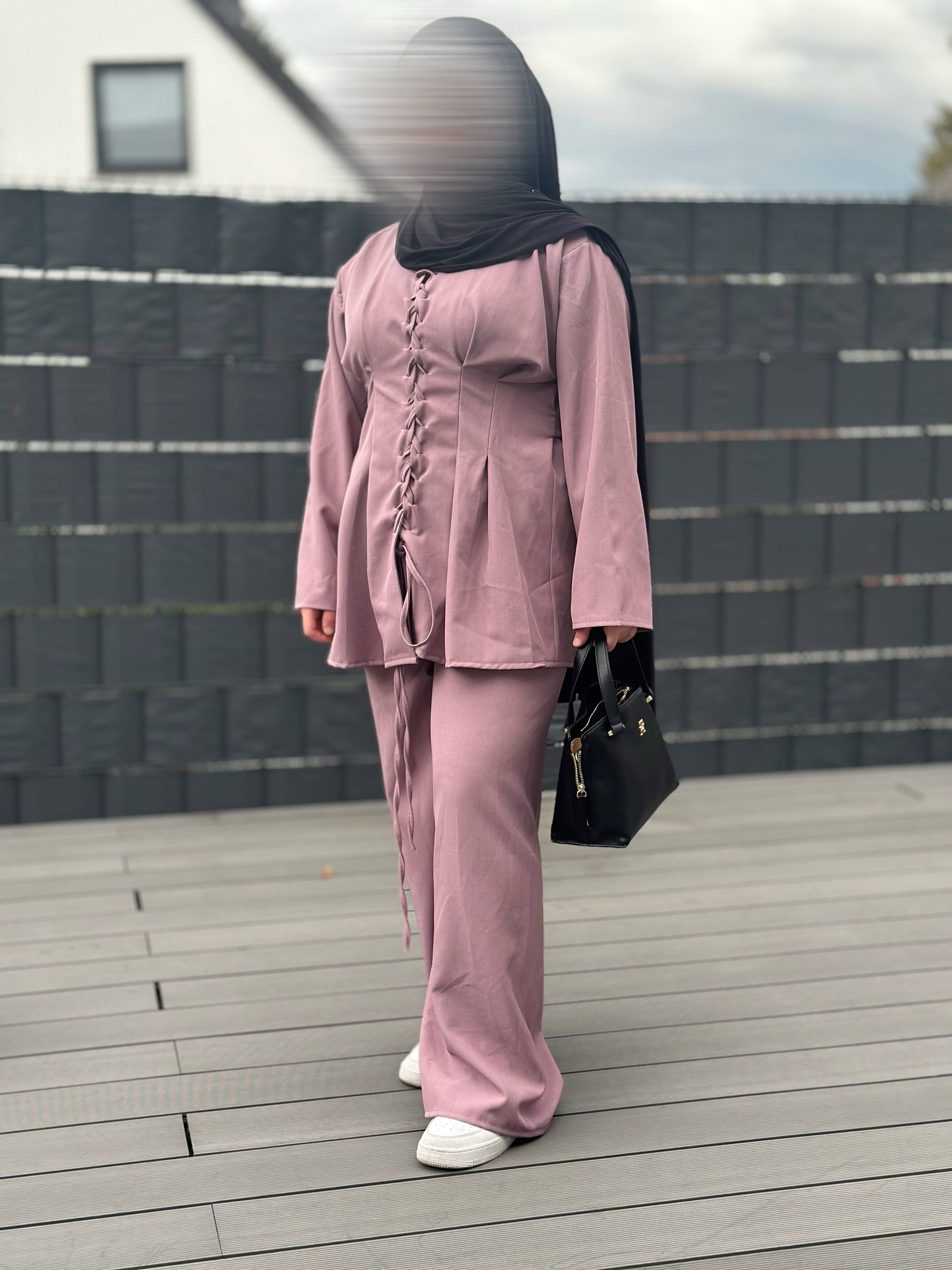 zweiteiler mit hose polyester-elastan mit schnürung vorne und am rücken frontansicht