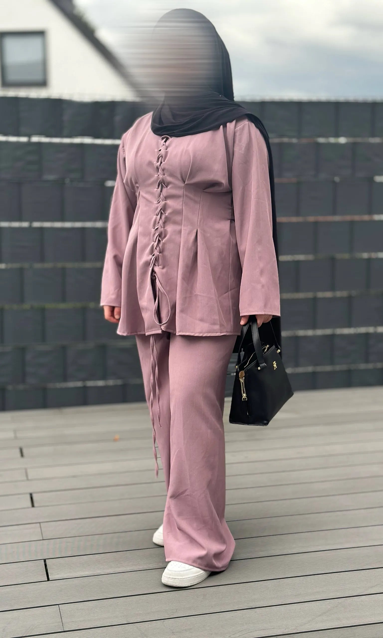 zweiteiler mit hose polyester-elastan mit schnürung vorne und am rücken frontansicht