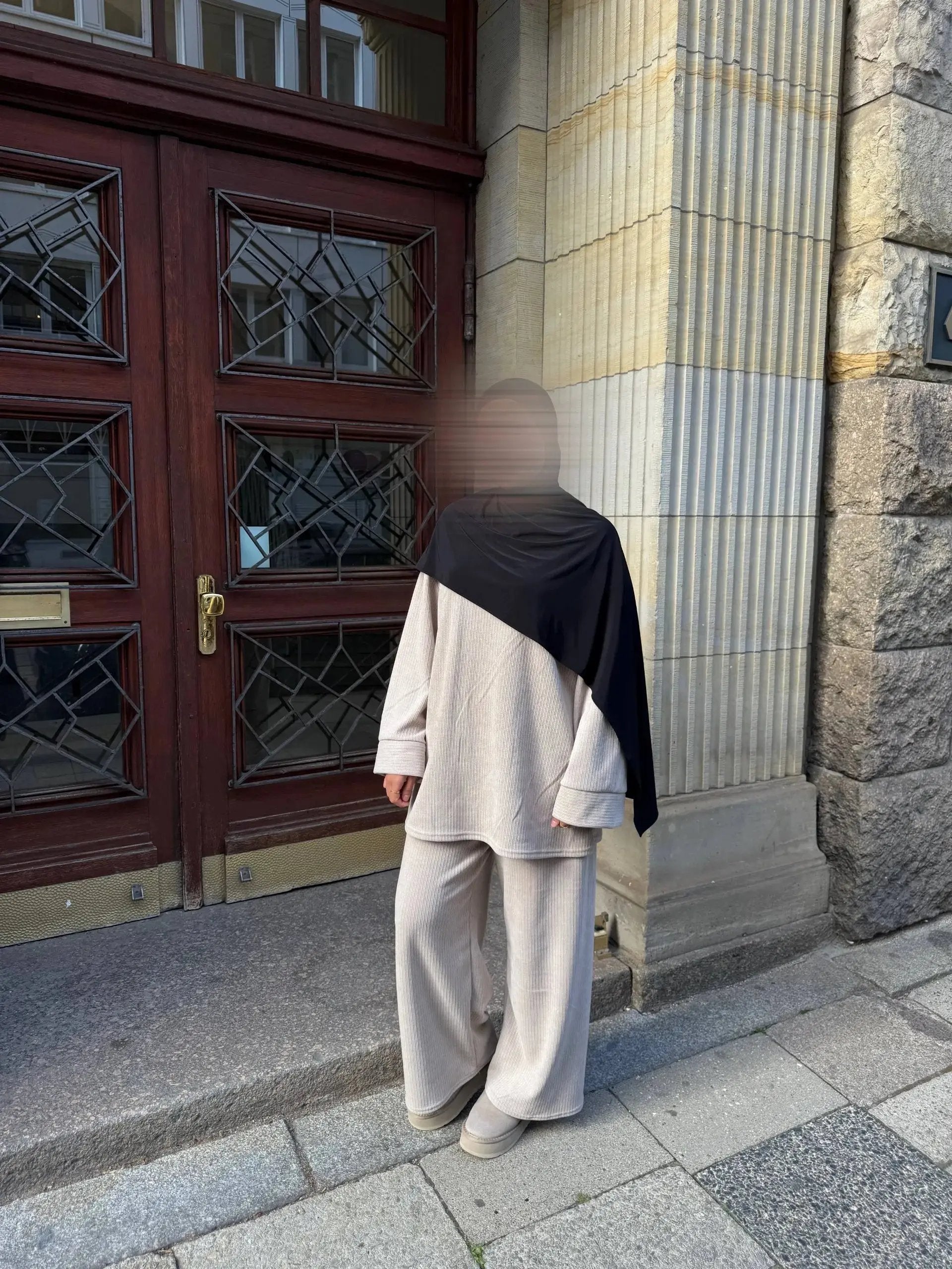 zweiteiler aus cordstoff mit langem oberteil (87 cm) und langer hose (100 cm), materialmix mit stretch, herbst/winter