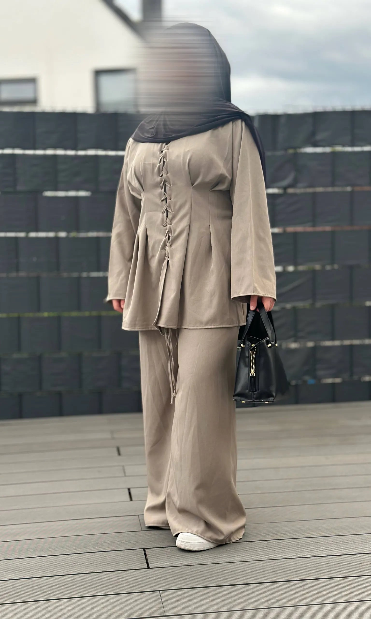 Zweiteiler mit Hose polyester/elastan-mix Schnürung vorne und am Rücken frontansicht