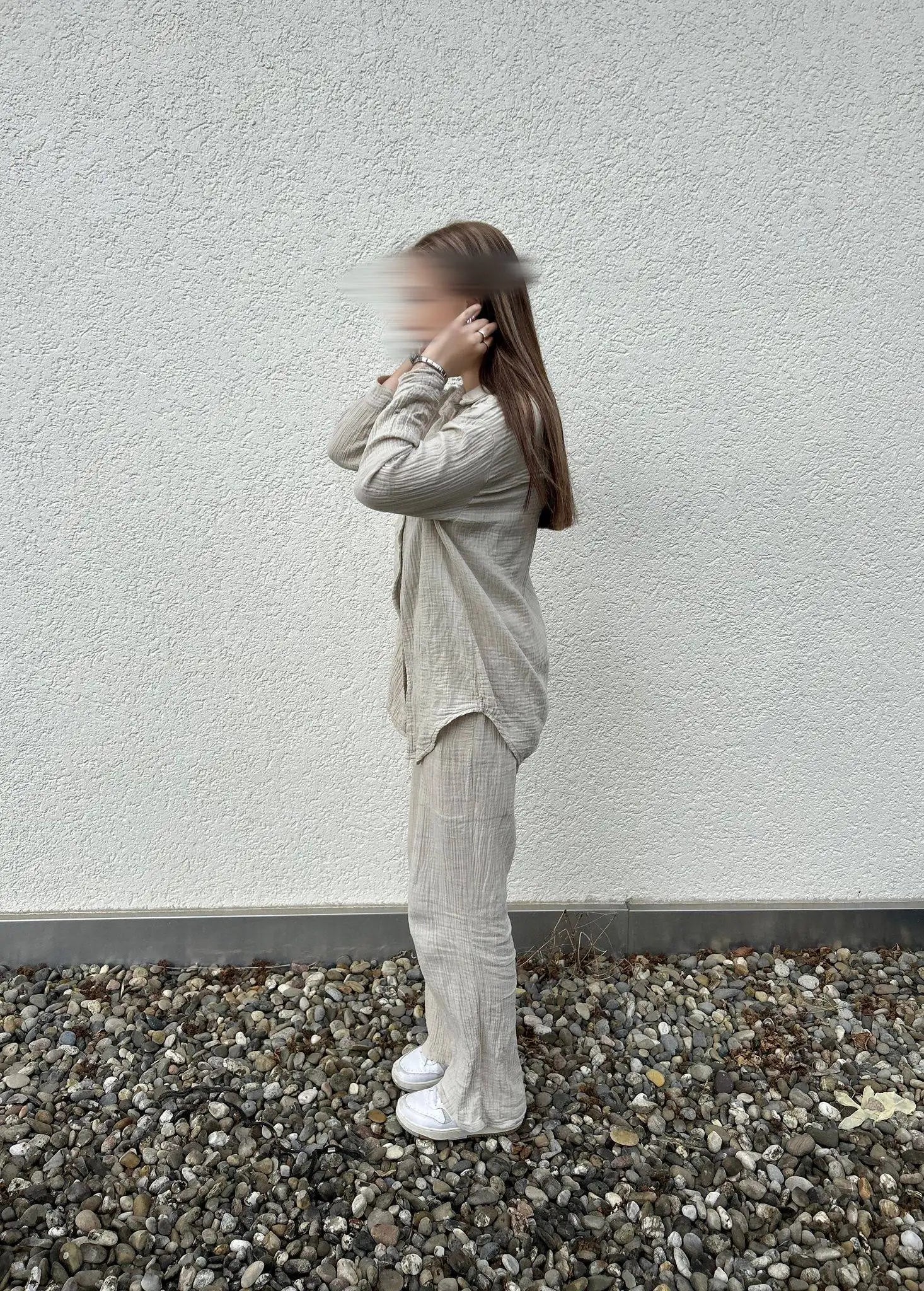 Beiger Musselin-Zweiteiler aus Baumwolle für Modest Fashion mit langer Tunika und Hose, Seitenansicht