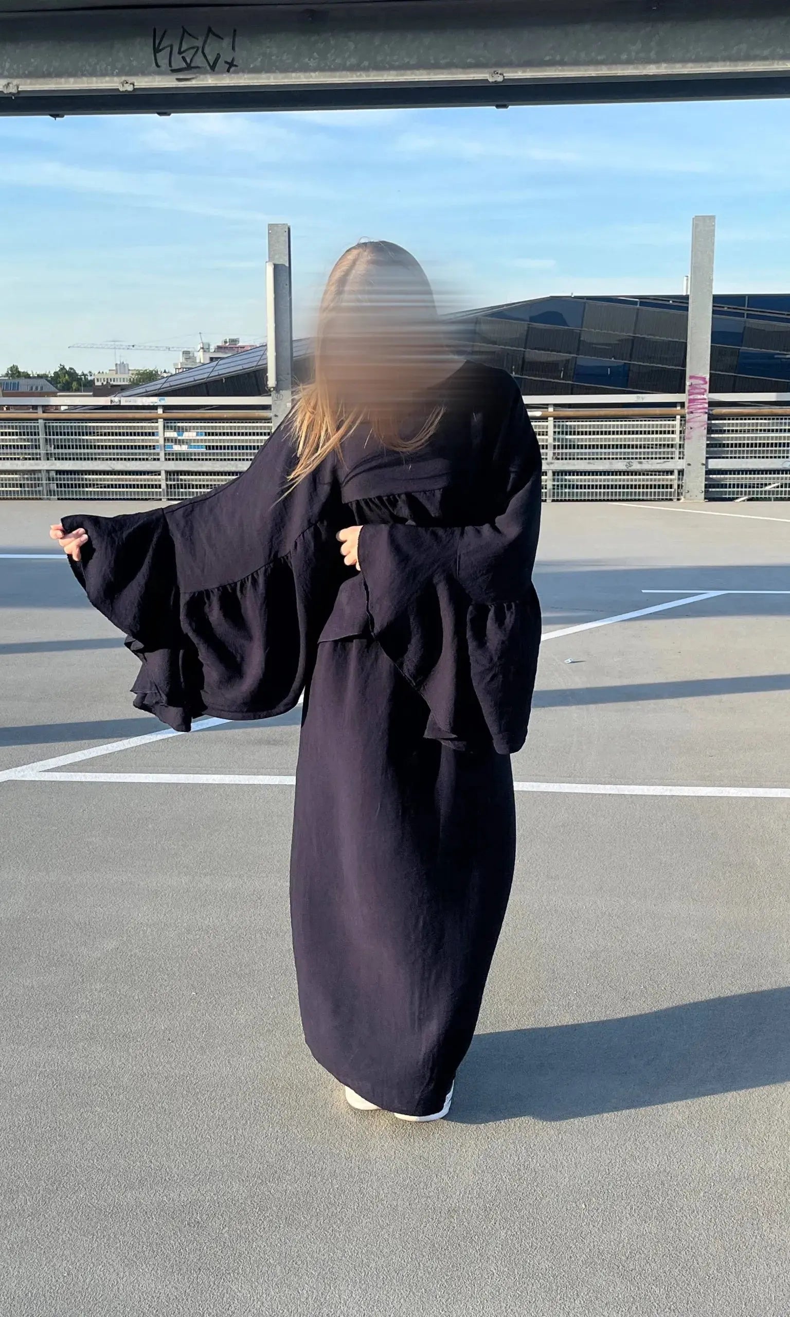 zweiteiler aus oberteil und langem rock, viskose-polyester-mix, fließender fall, frontansicht