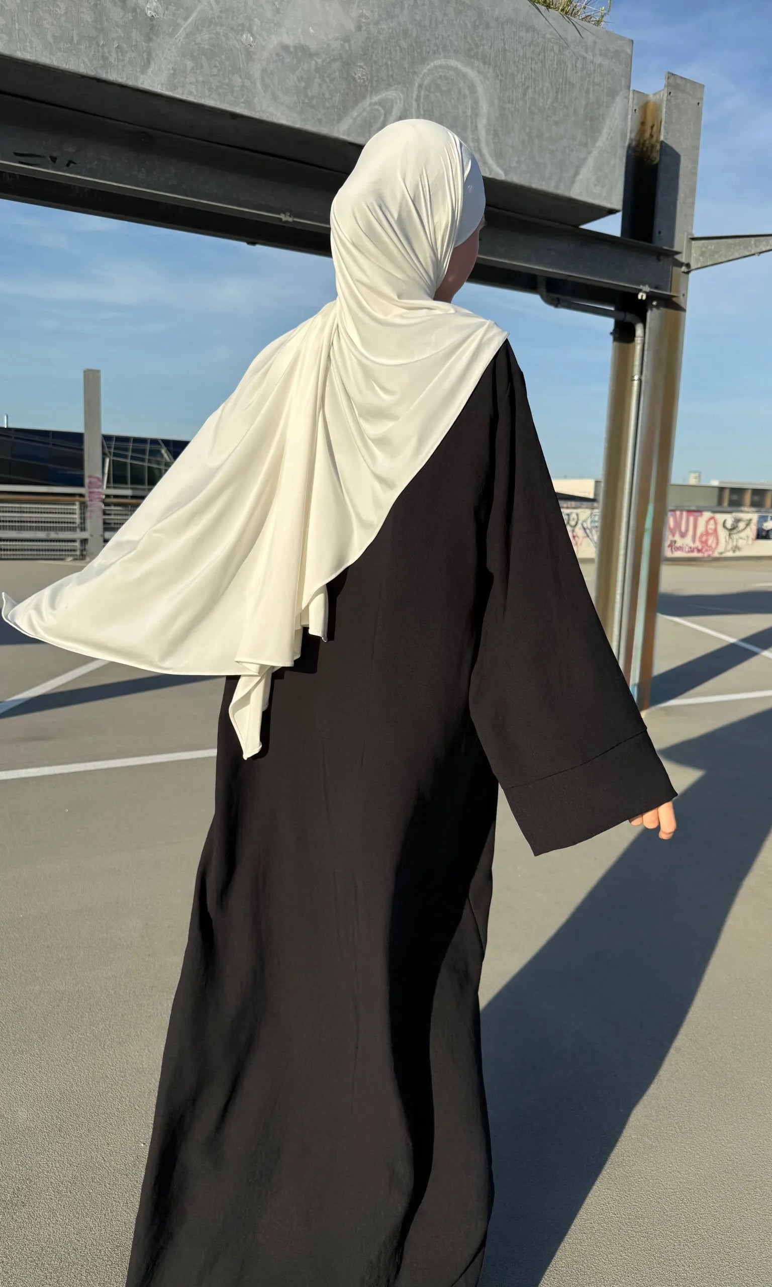 Bodenlange Abaya aus leichtem Jazz-Stoff mit langen Ärmeln, lockere Passform