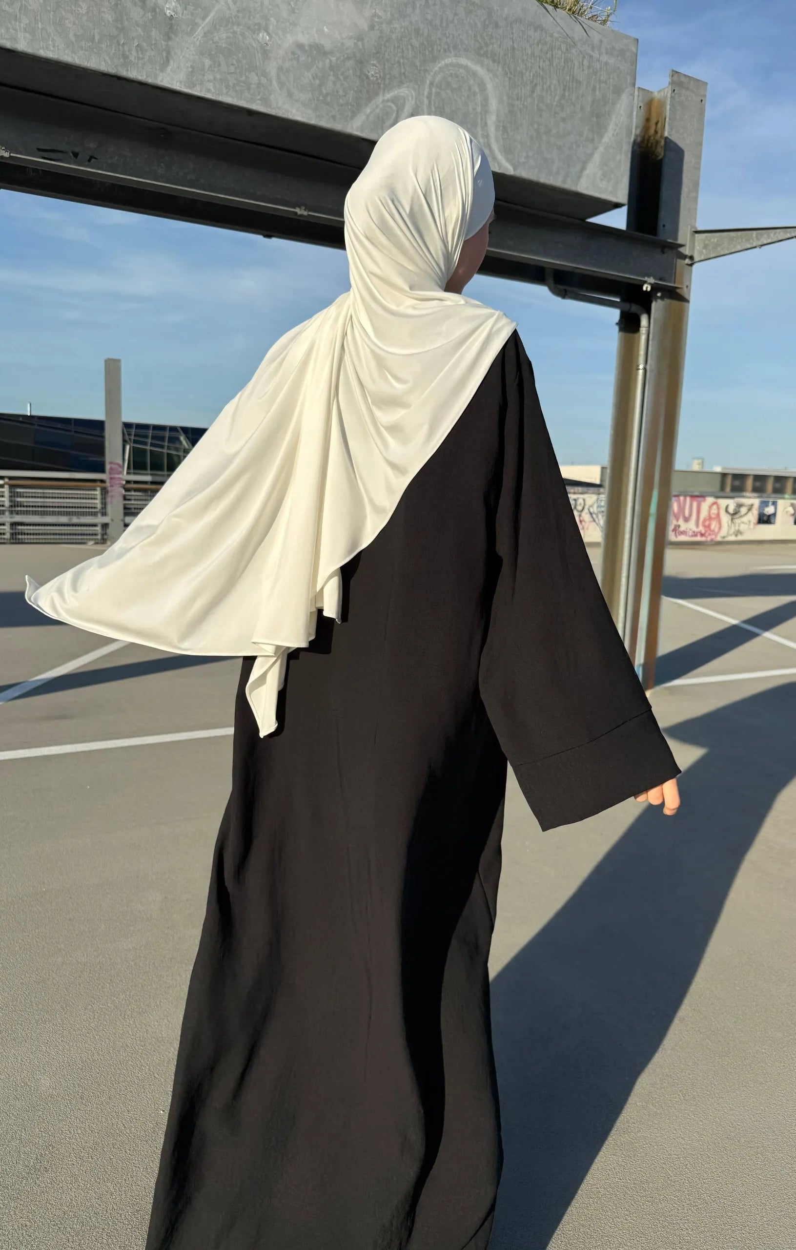 Bodenlange Abaya aus leichtem Jazz-Stoff mit langen Ärmeln, lockere Passform