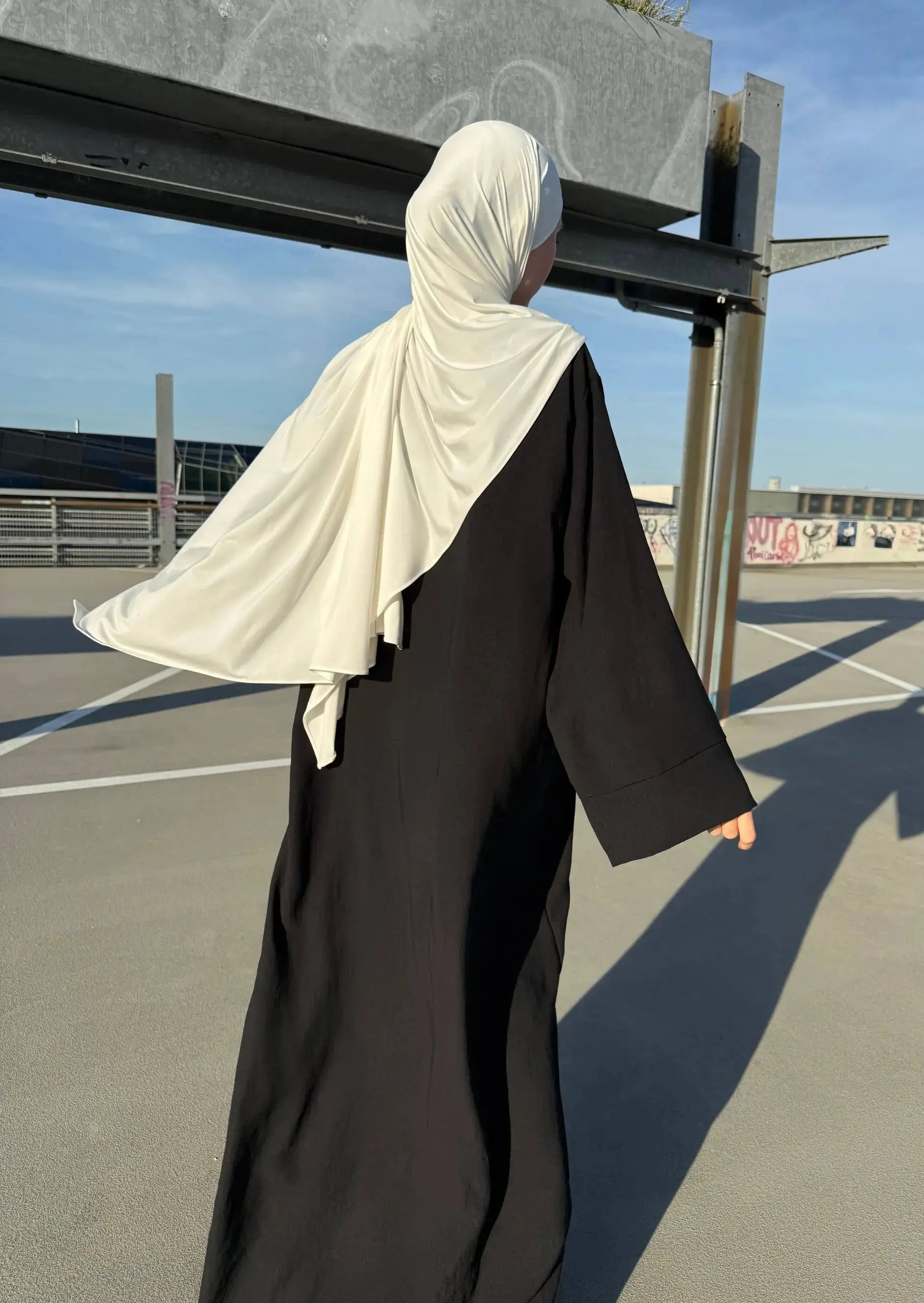 Bodenlange Abaya aus leichtem Jazz-Stoff mit langen Ärmeln, lockere Passform