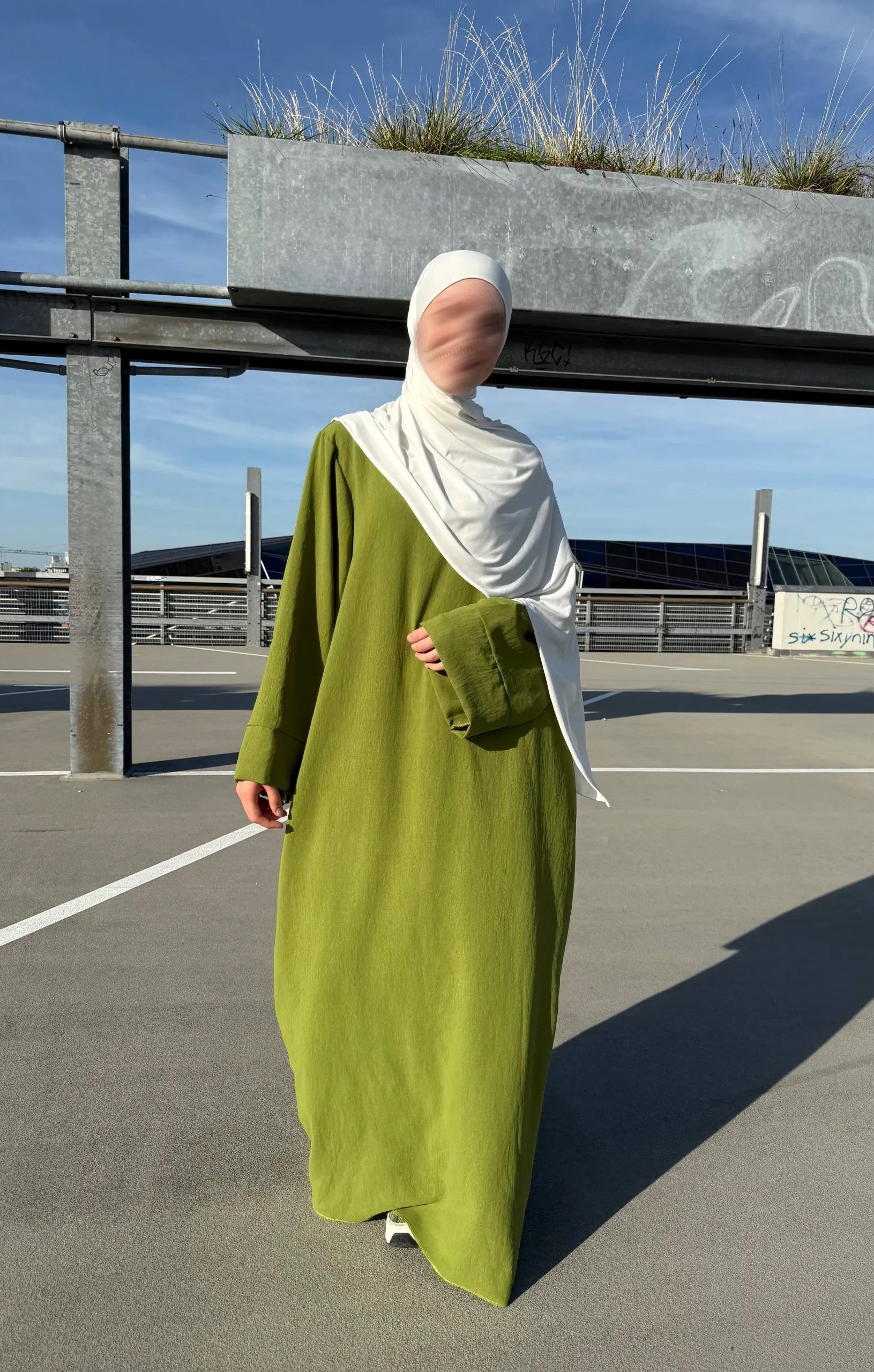 bodenlange abaya aus jazz mit langen ärmeln, fließender fall, frontansicht