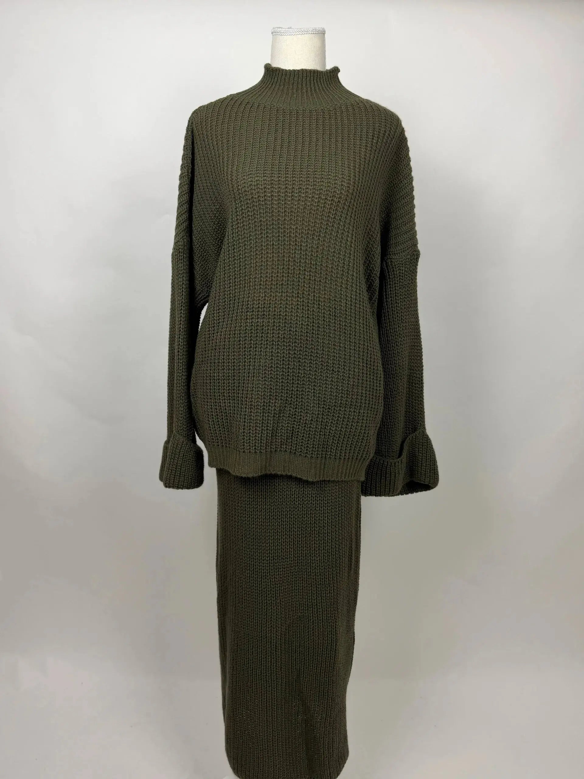 zweiteiliges set aus 100% acryl mit langem rock (110 cm) und oberteil (80 cm)