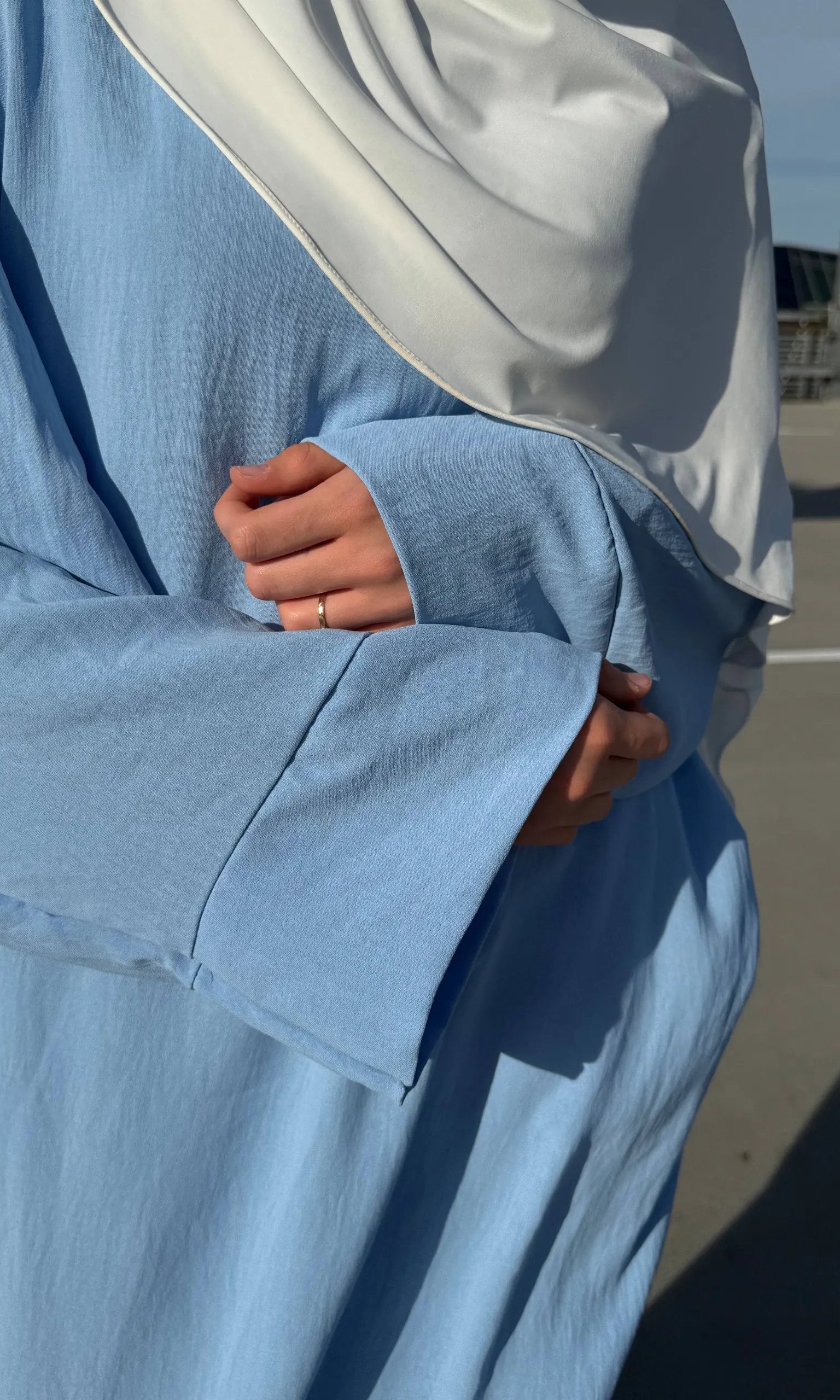 abaya aus jazzstoff, bodenlang, fließender fall, frontansicht