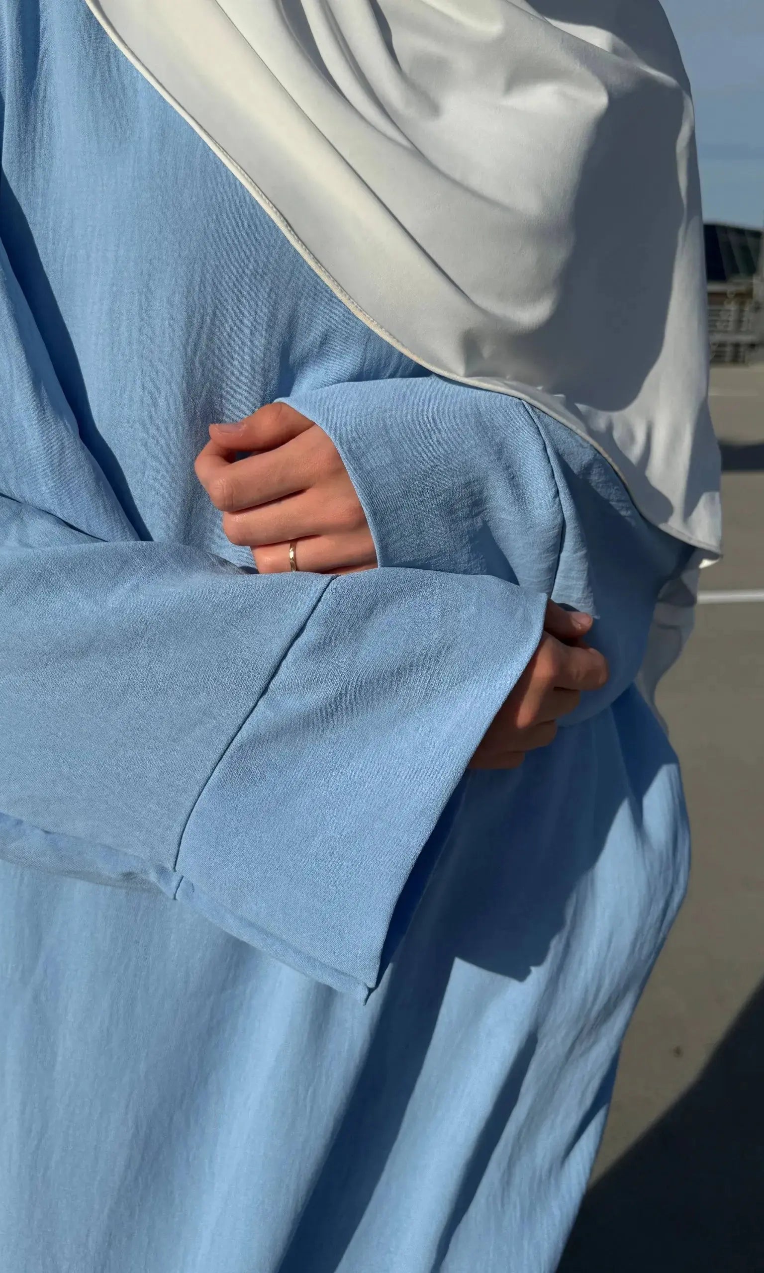 abaya aus jazzstoff, bodenlang, fließender fall, frontansicht