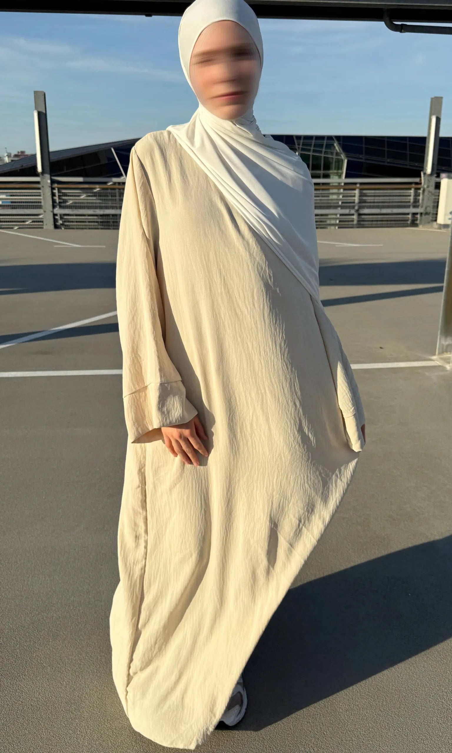 luftige abaya aus jazz-stoff in maxilänge mit fließendem fall