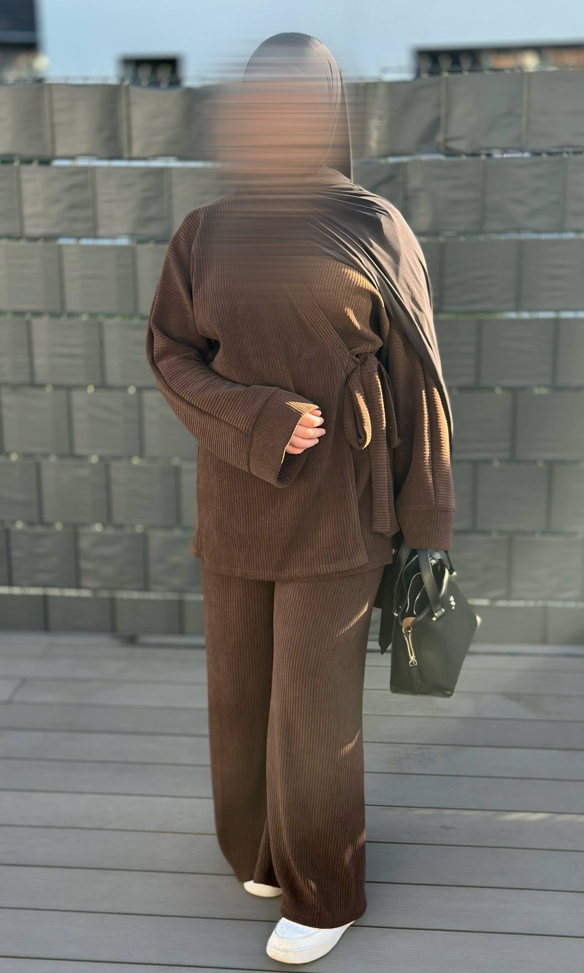 Zweiteiler Cordstoff Maße: Oberteil 87 cm, Hose 100 cm Frontansicht