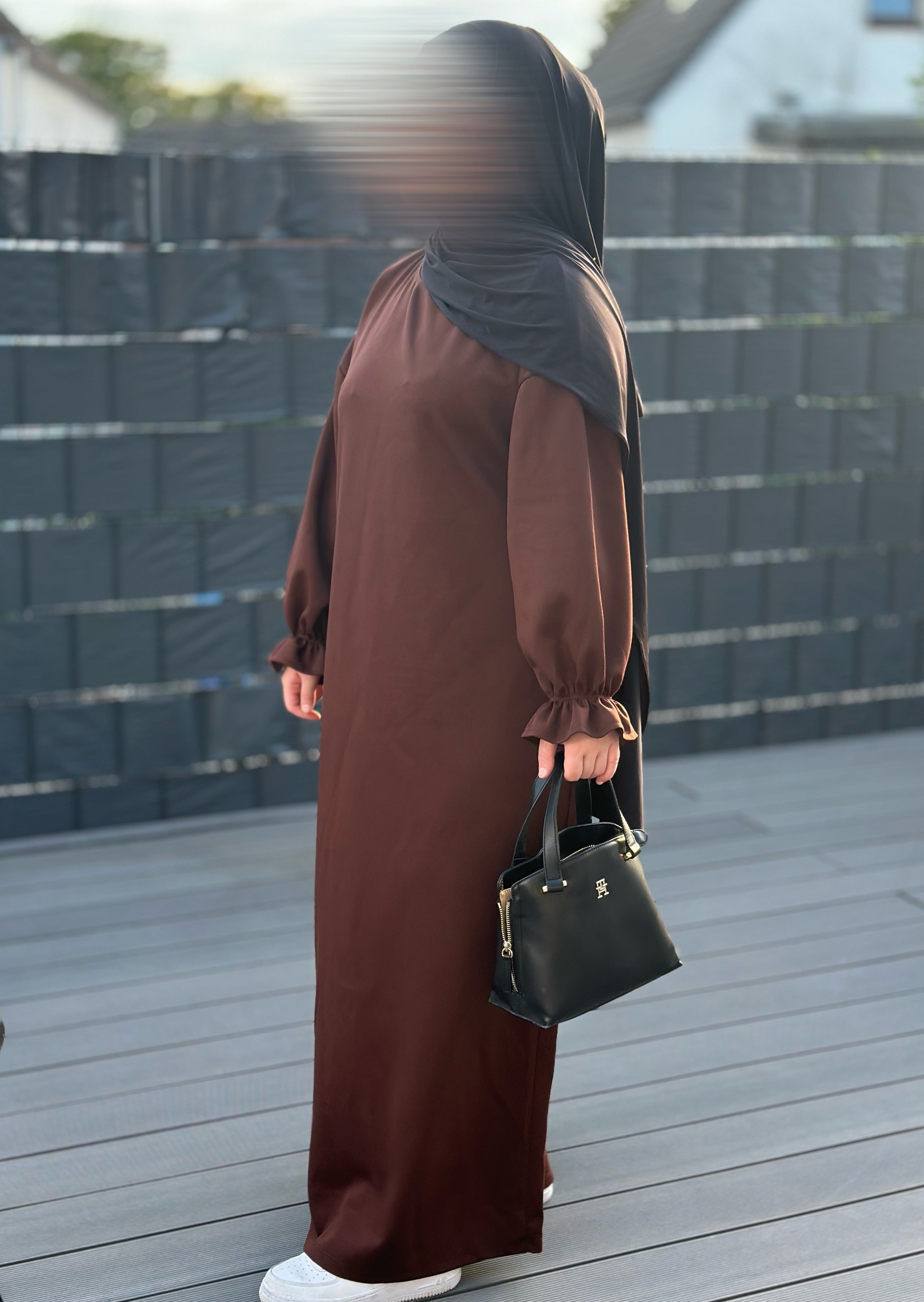 abaya polyester-viskose-elastan mit rüschen und integrierten hosentaschen frontansicht, länge 1,45 m, größe 34-44