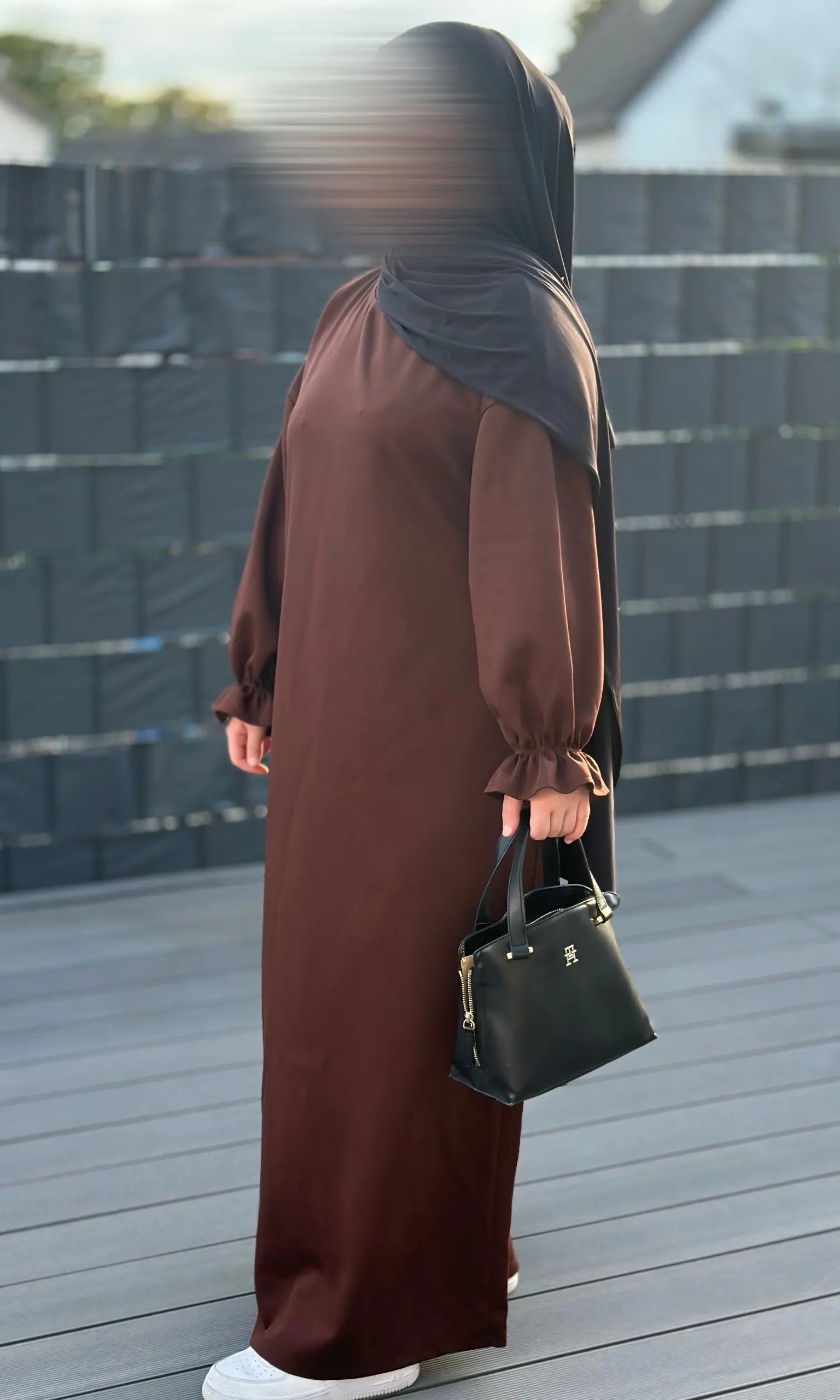 abaya polyester-viskose-elastan mit rüschen und integrierten hosentaschen frontansicht, länge 1,45 m, größe 34-44