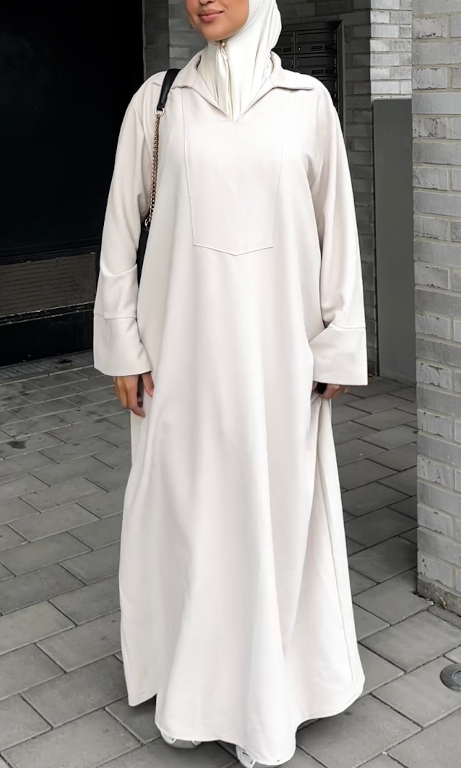 Abaya aus Polyester-Elastan, bodenlang, Produktansicht