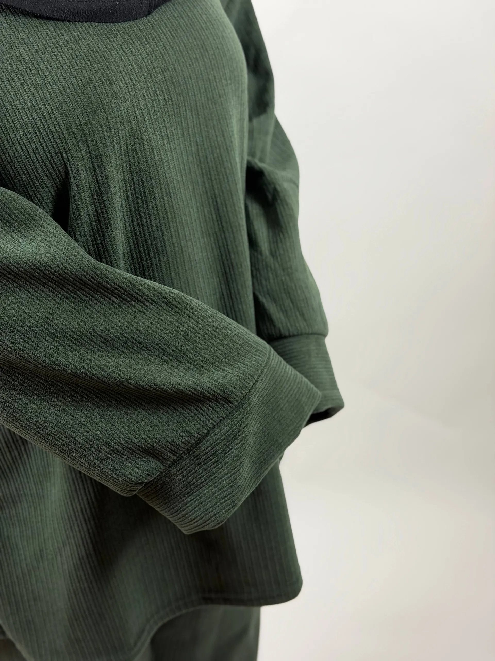 zweiteiler aus cordstoff mit langem oberteil und hose für herbst/winter