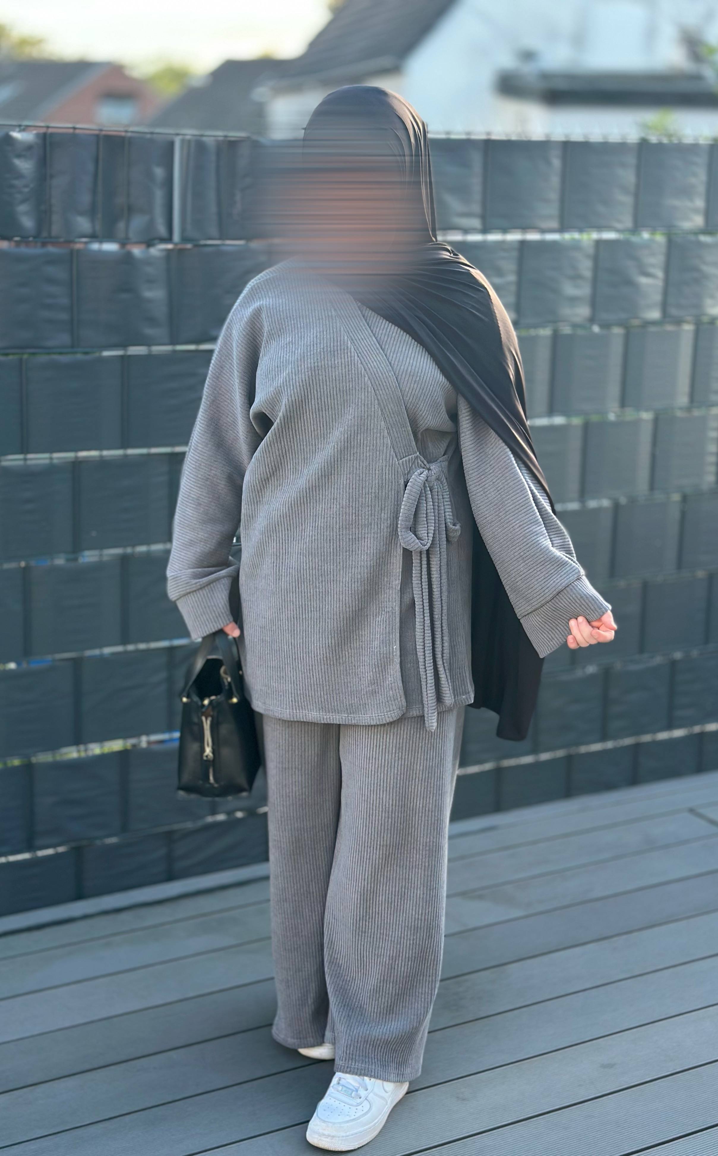 cord-zweiteiler cord-stoff einheitsgröße 34-44 oberteil-länge 87 cm hose-länge 100 cm frontansicht