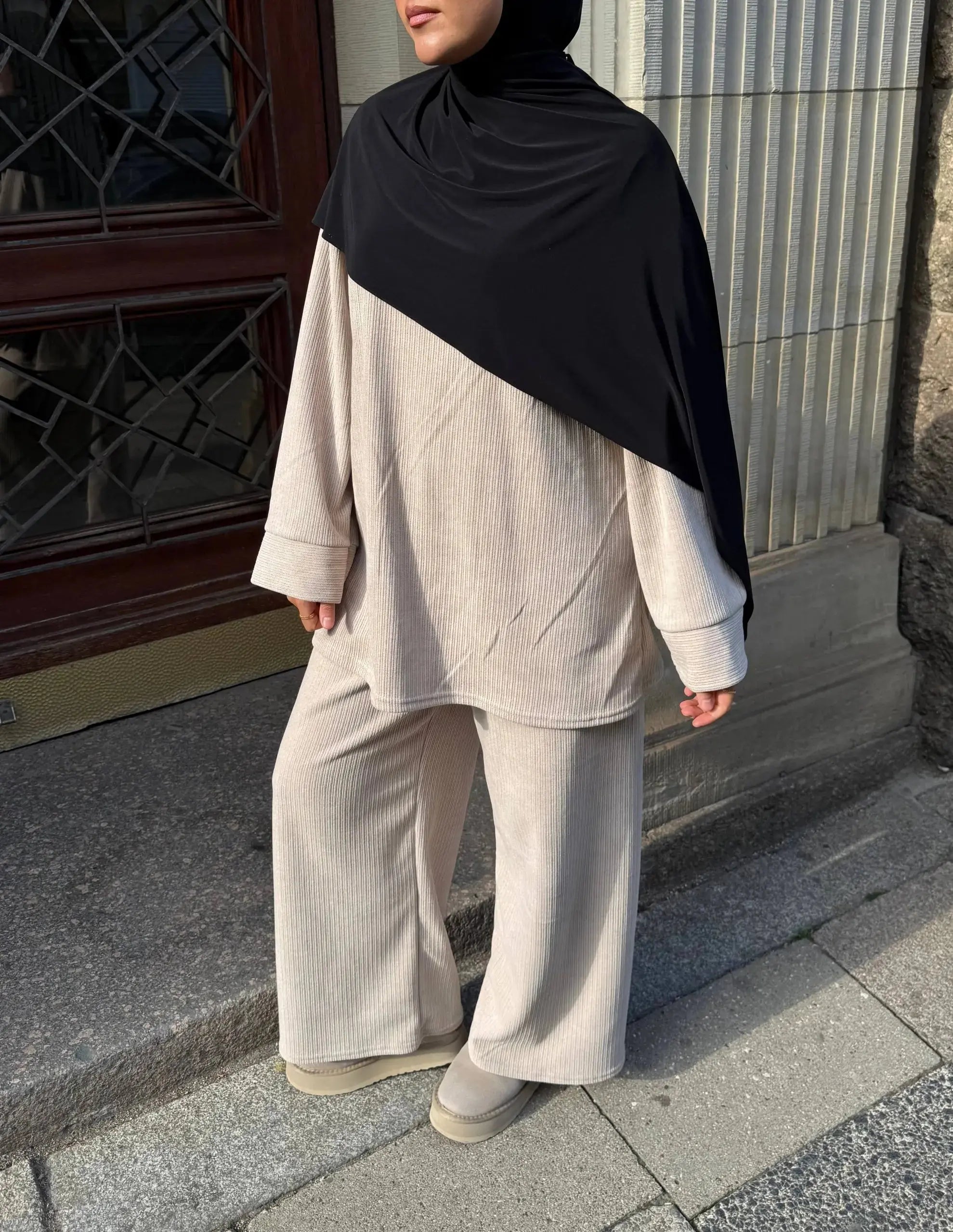 zweiteiler aus cord mit langem oberteil (87 cm) und hose (100 cm), herbst/winter