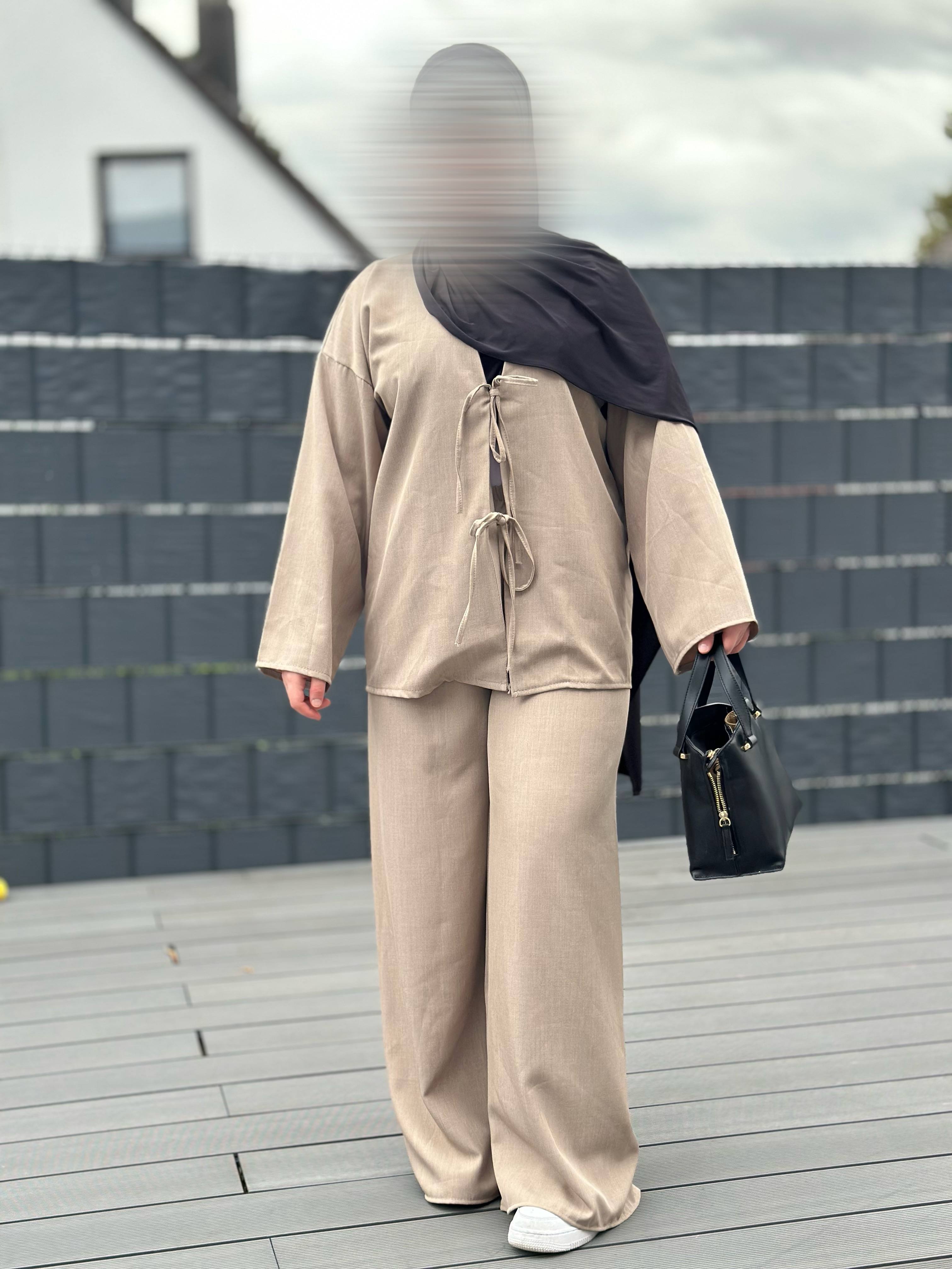 zweiteiler viscose-polyester-elastan-mix mit schnüren-oberteil & hose frontansicht größe 32-42