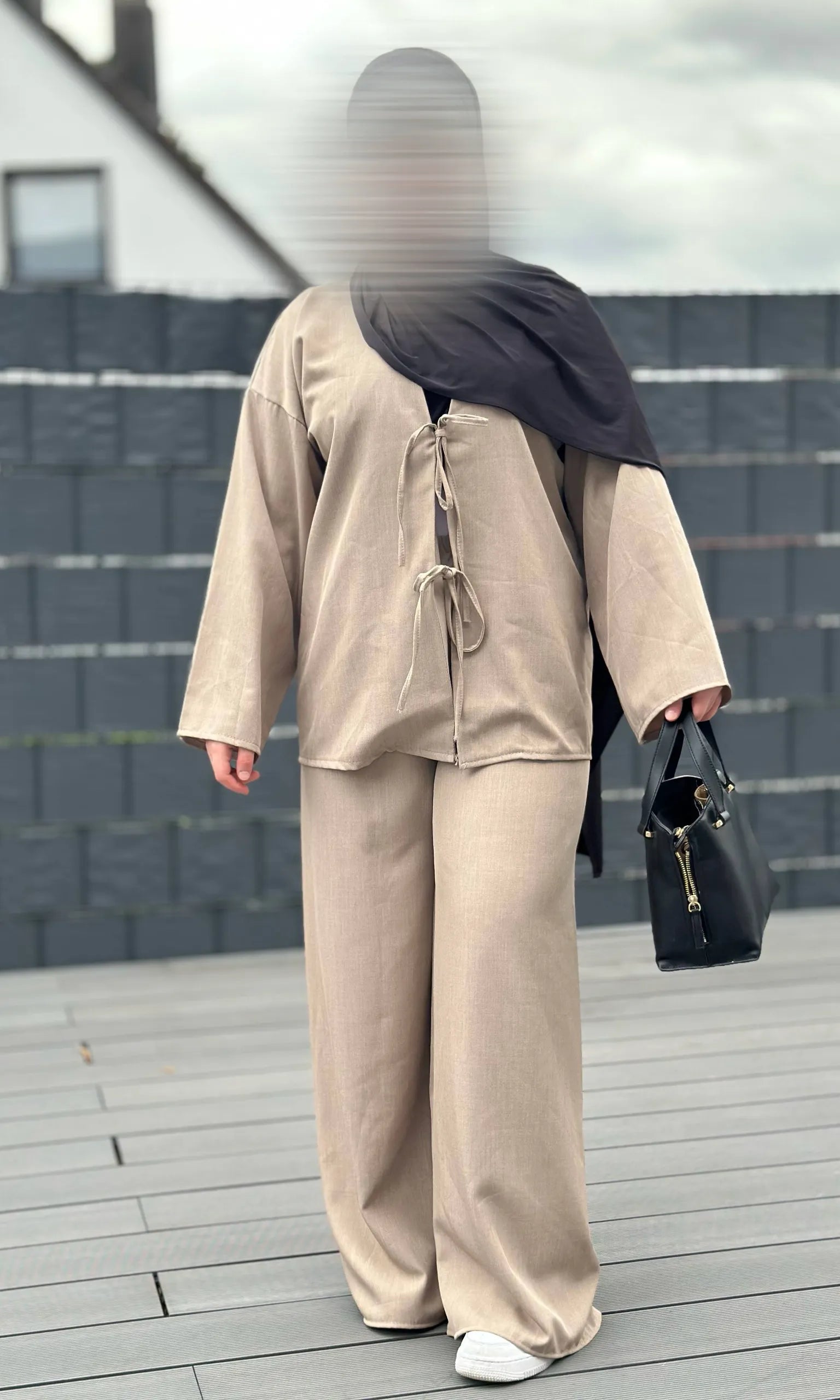 zweiteiler viscose-polyester-elastan-mix mit schnüren-oberteil & hose frontansicht größe 32-42