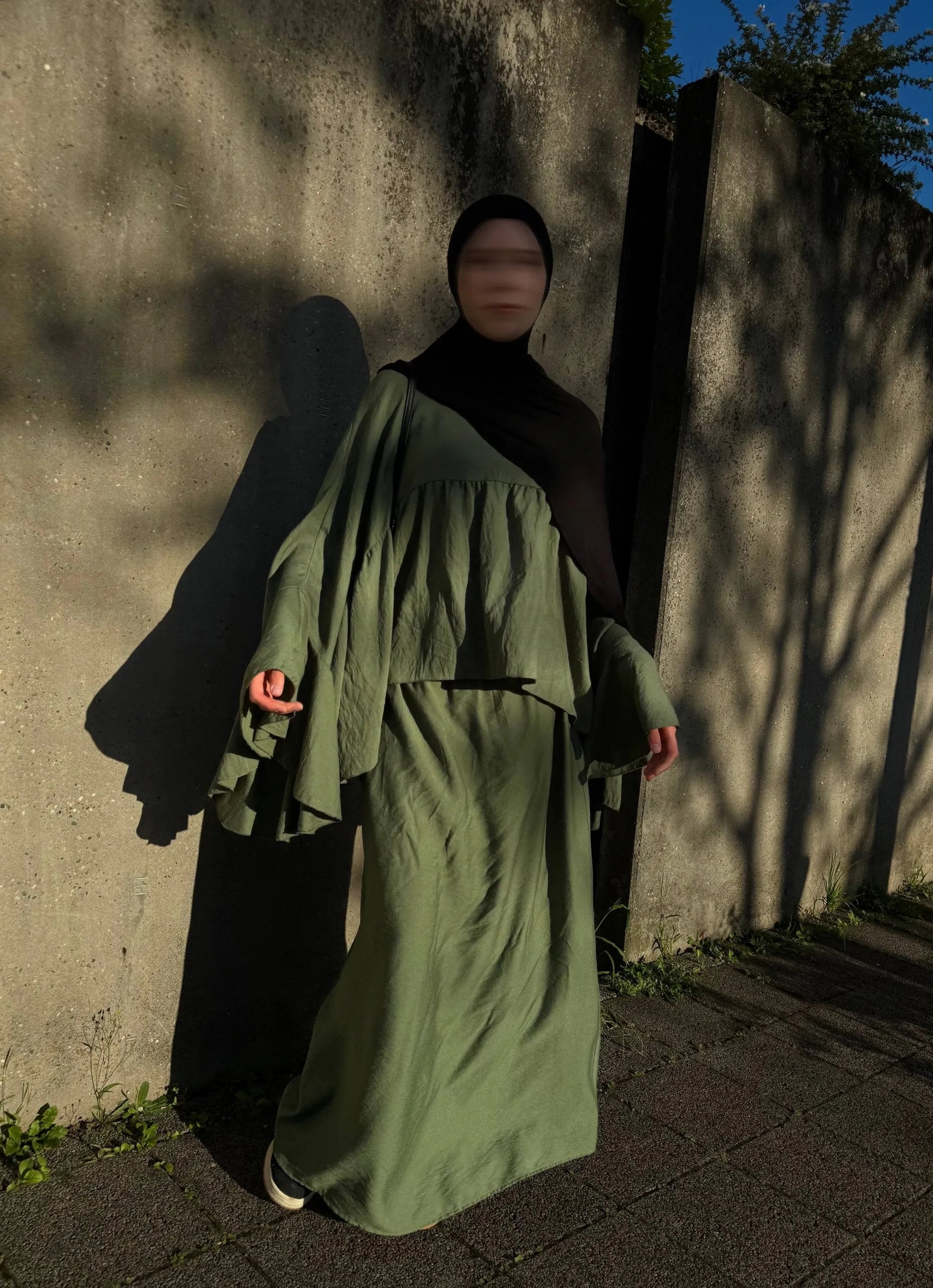 zweiteiler viskose/polyester fließende passform oberteil 60 cm, rock 100 cm frontansicht