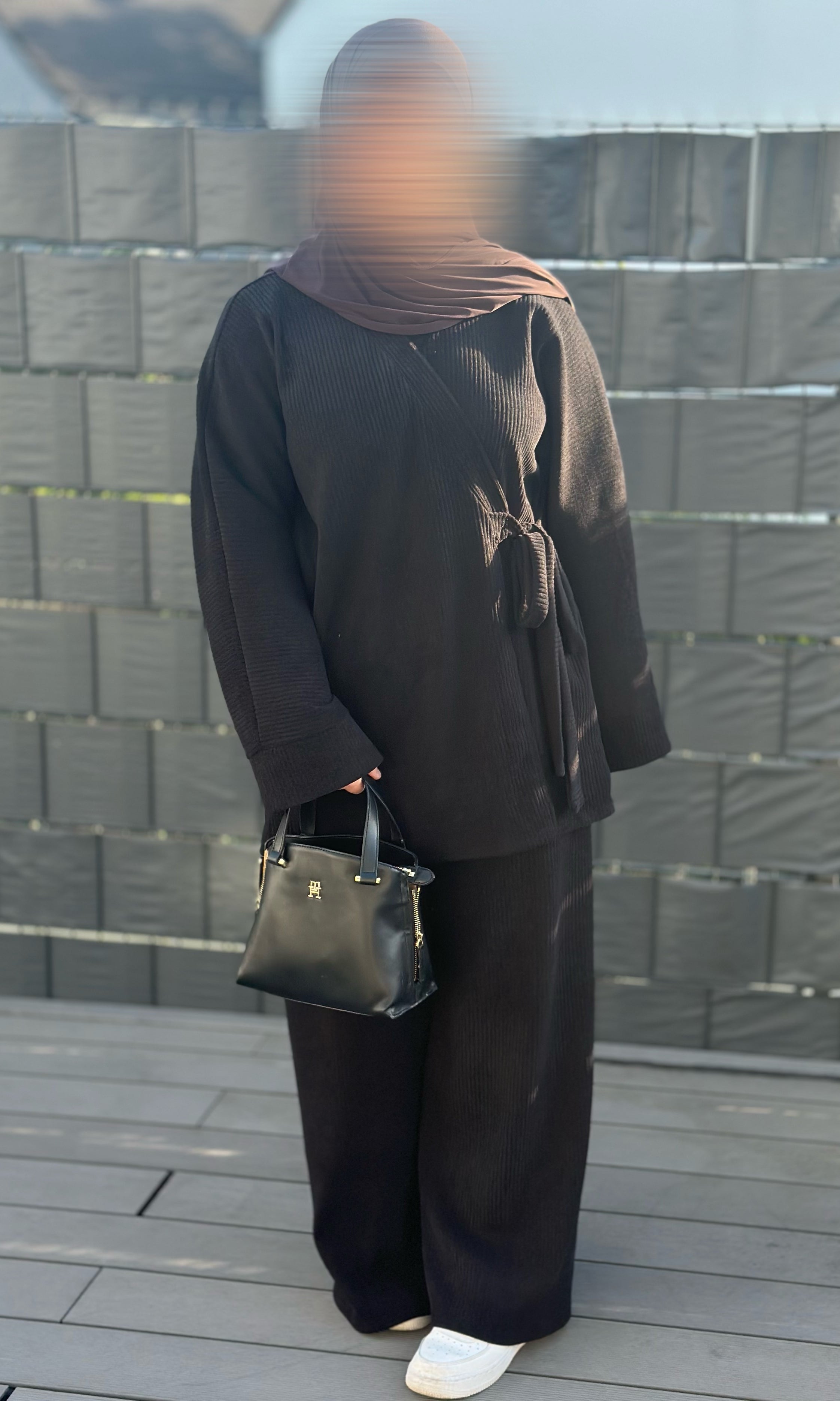 Zweiteiler cordstoff Front, Toplänge 87 cm, Hose 100 cm, Material 50% Viskose, 45% Polyester, 5% Elastan, Größe 34–44