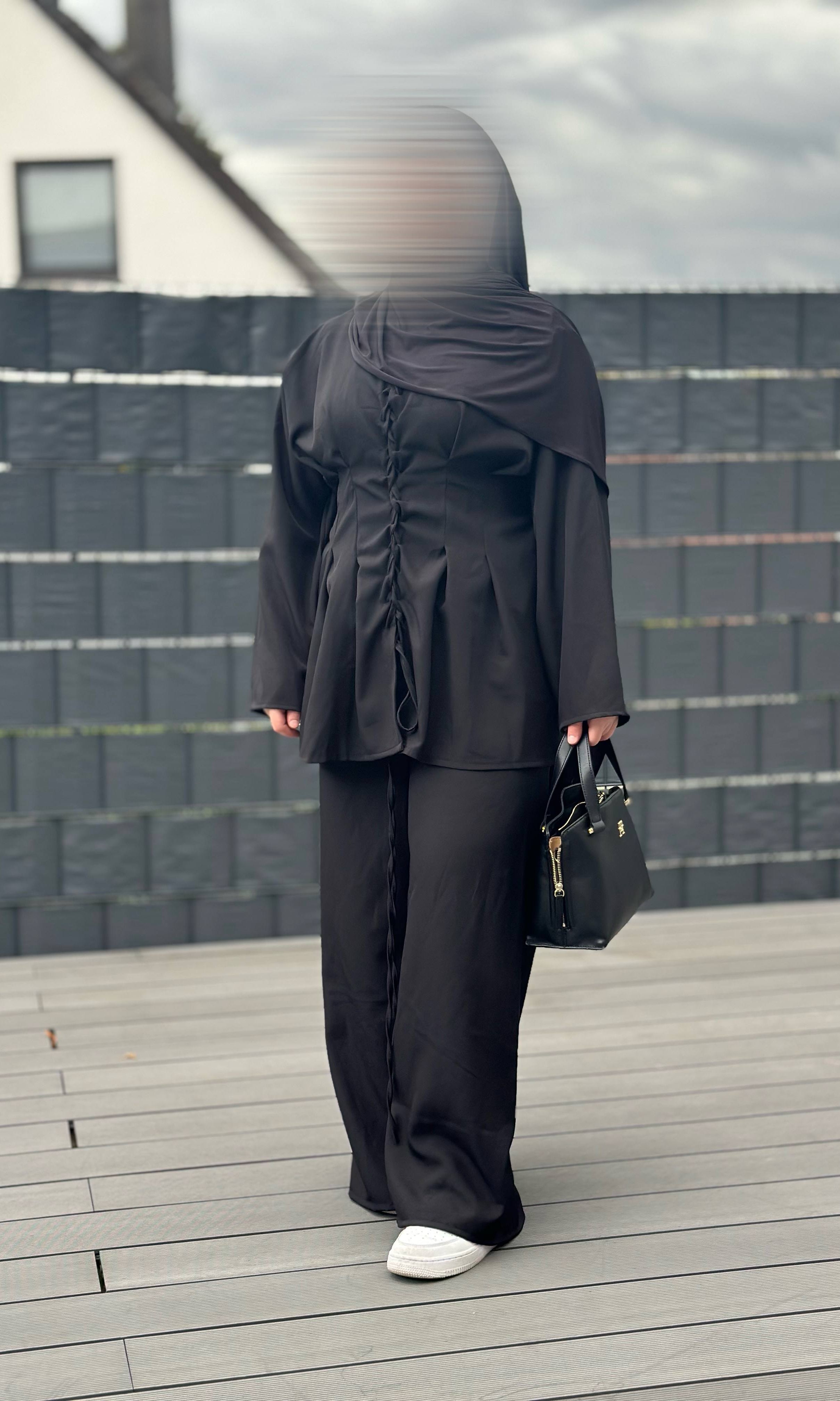 zweiteiler mit hose, polyester-elastan, schnürungen vorne und am rücken, frontansicht, einheitsgröße 32-40, herbstgeeignet