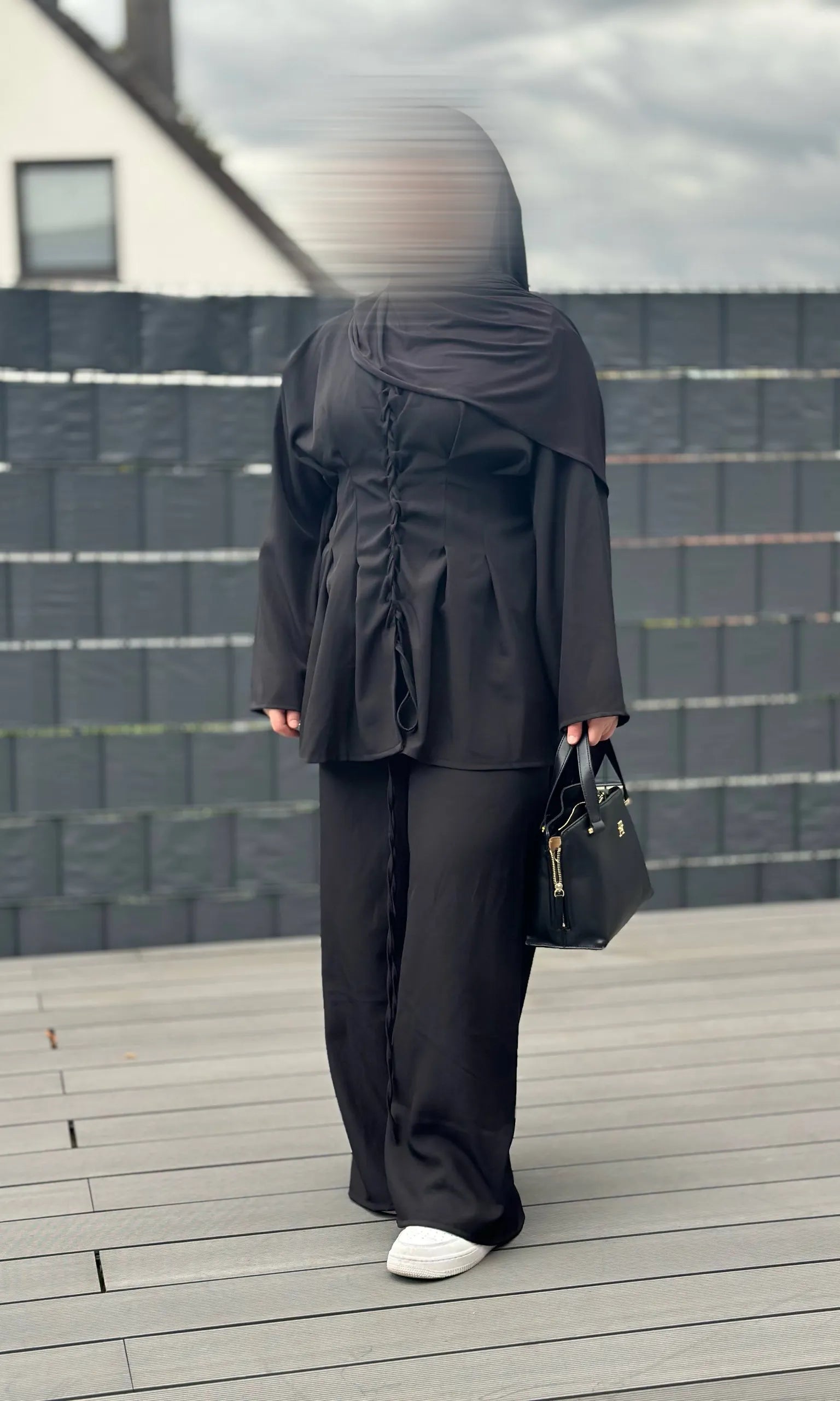 zweiteiler mit hose, polyester-elastan, schnürungen vorne und am rücken, frontansicht, einheitsgröße 32-40, herbstgeeignet