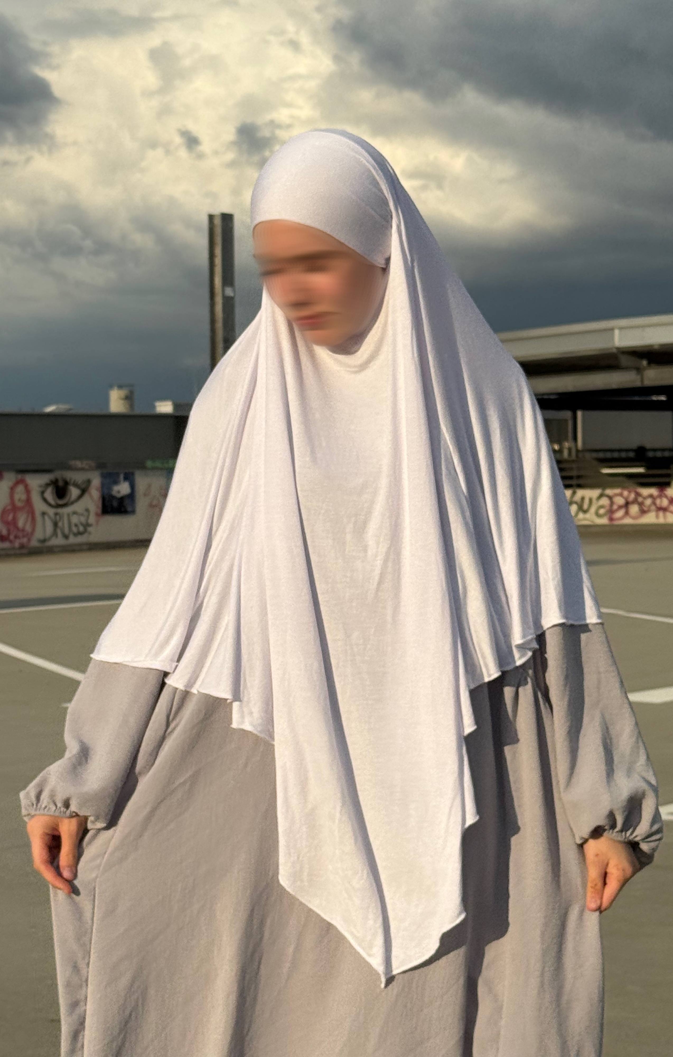 Jersey Khimar in Weiß aus Viskose‑Elastan, mittellange spitz zulaufende Frontansicht.