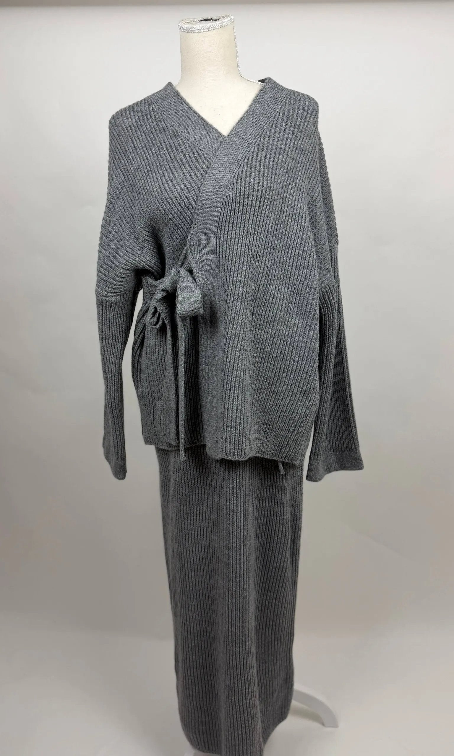 strick-zweiteiler mit oberteil und langem rock