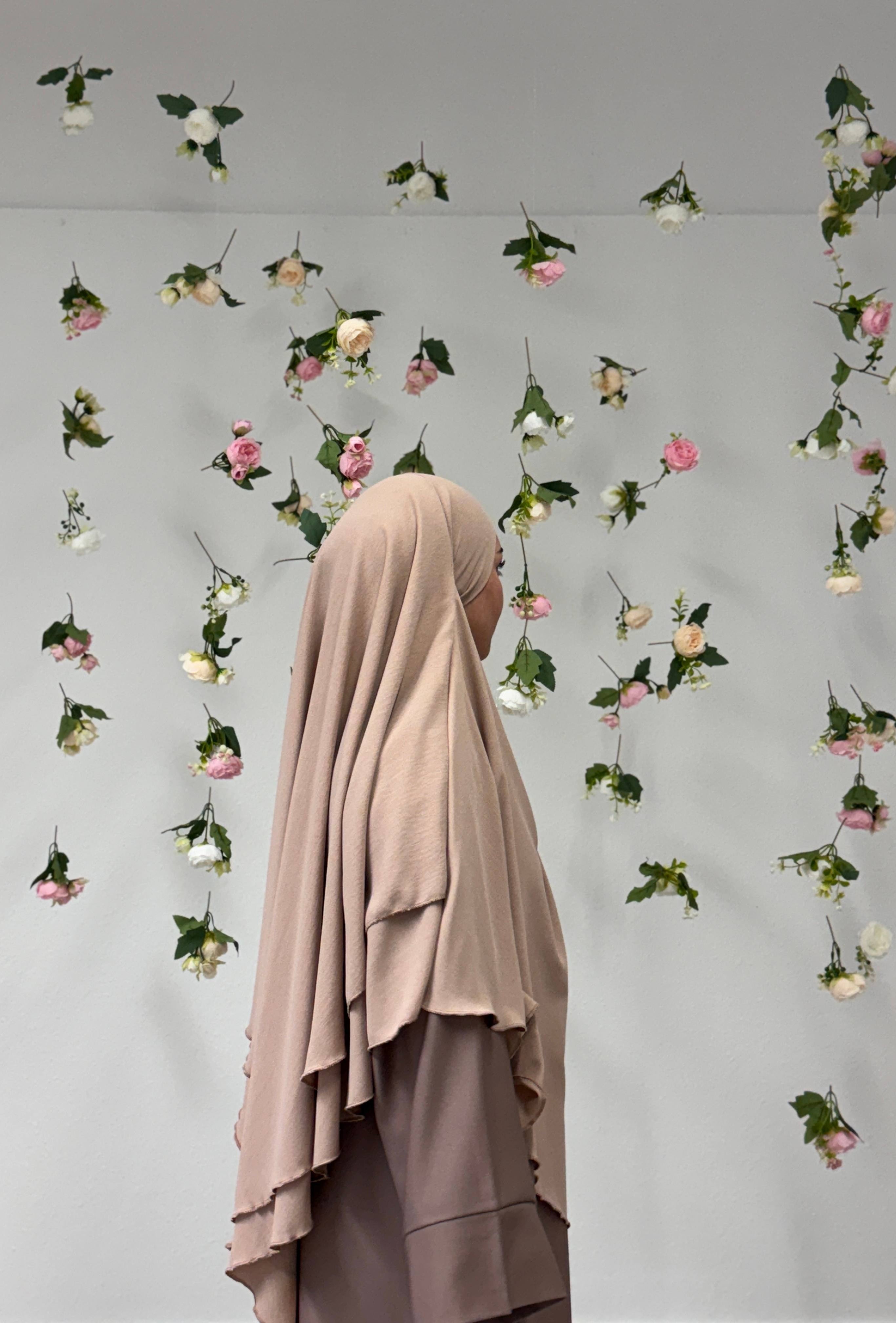 Beiger Khimar aus Jazz-Stoff, zweilagig mit fließendem Fall, Seitenansicht