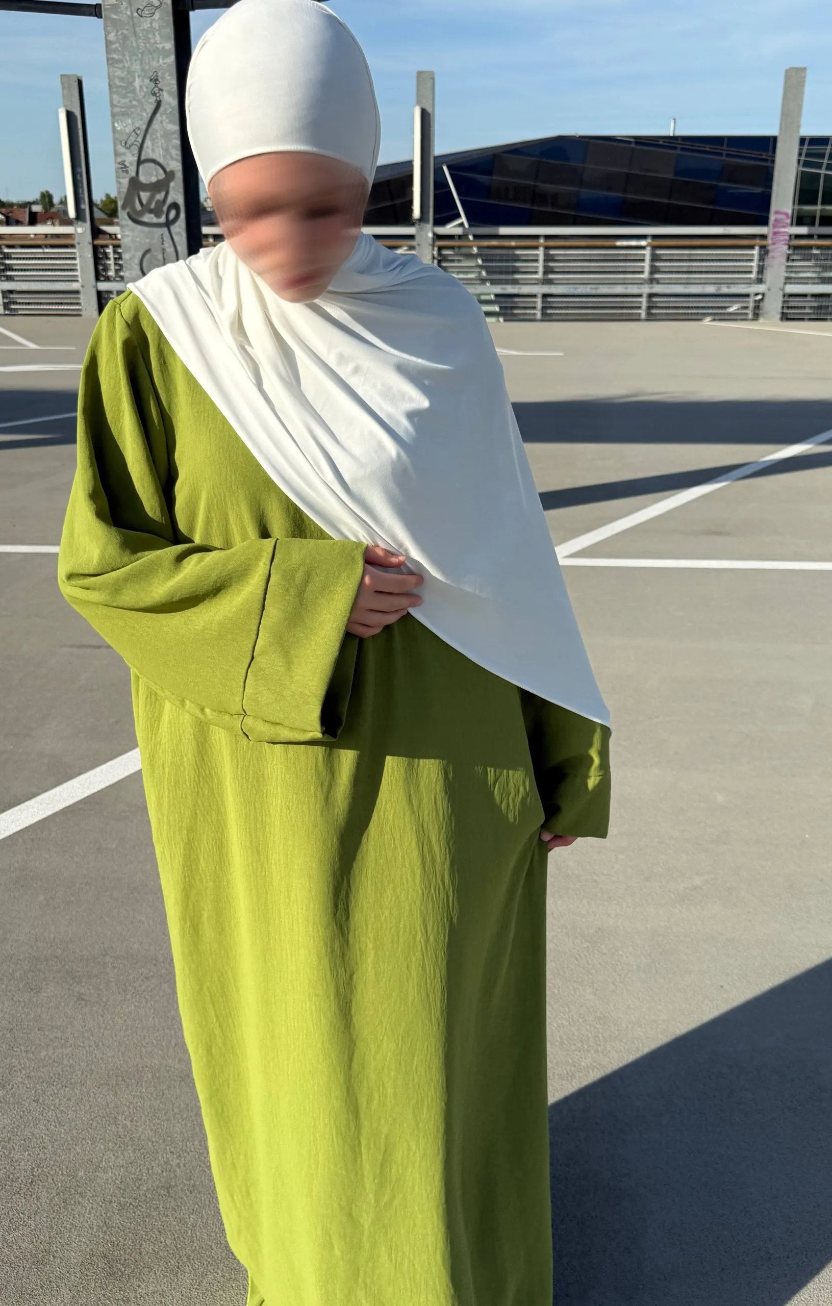 Abaya aus Jazz-Stoff, langarm, fließender Fall, Maxilänge, Frontansicht