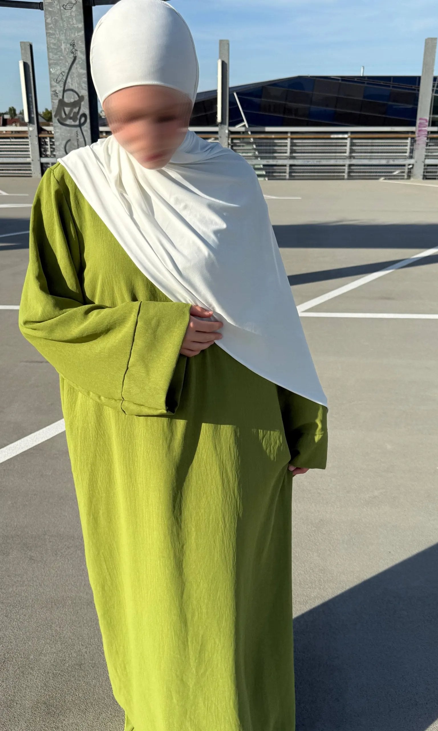 Abaya aus Jazz-Stoff, langarm, fließender Fall, Maxilänge, Frontansicht