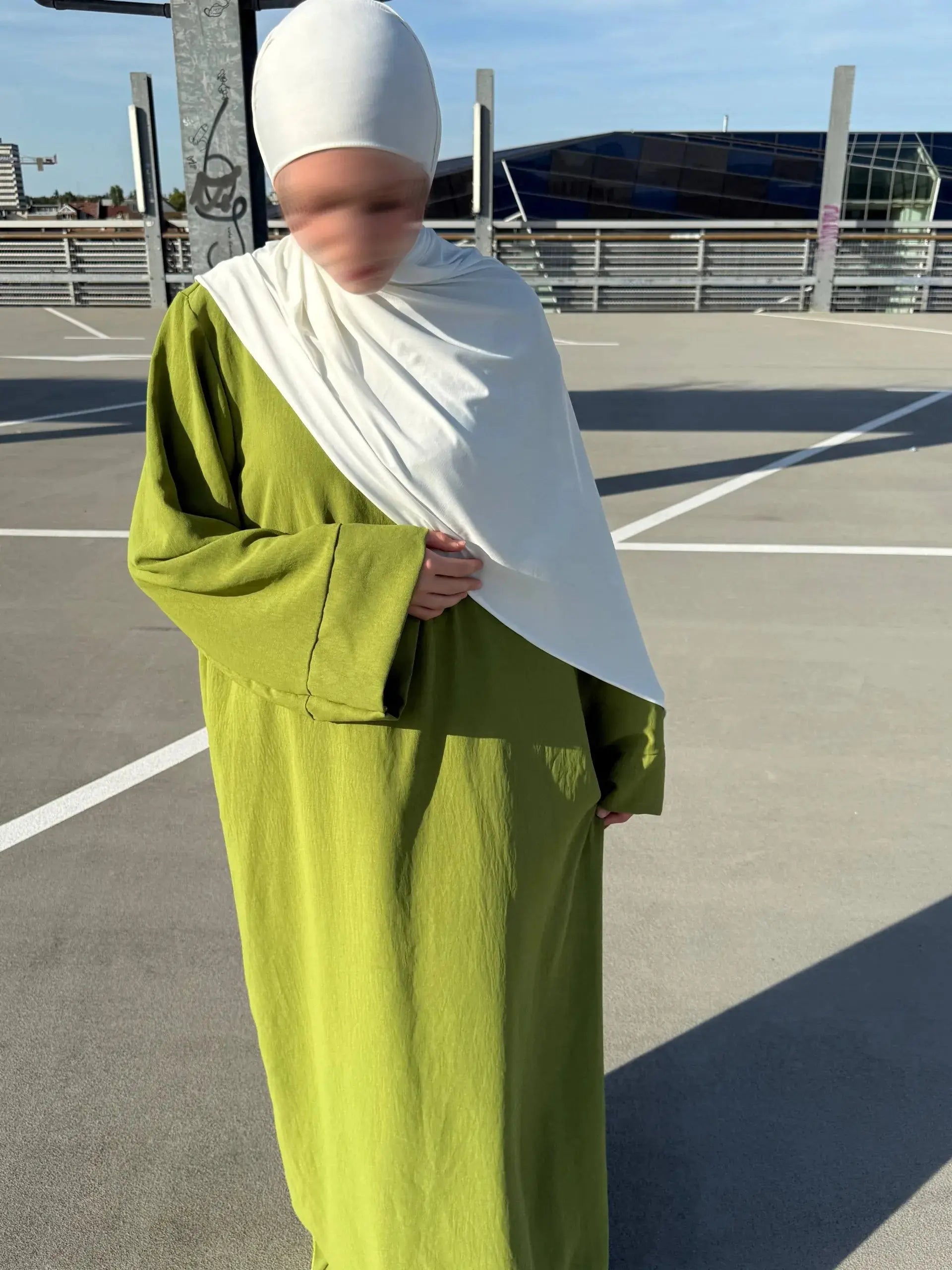 Abaya aus Jazz-Stoff, langarm, fließender Fall, Maxilänge, Frontansicht