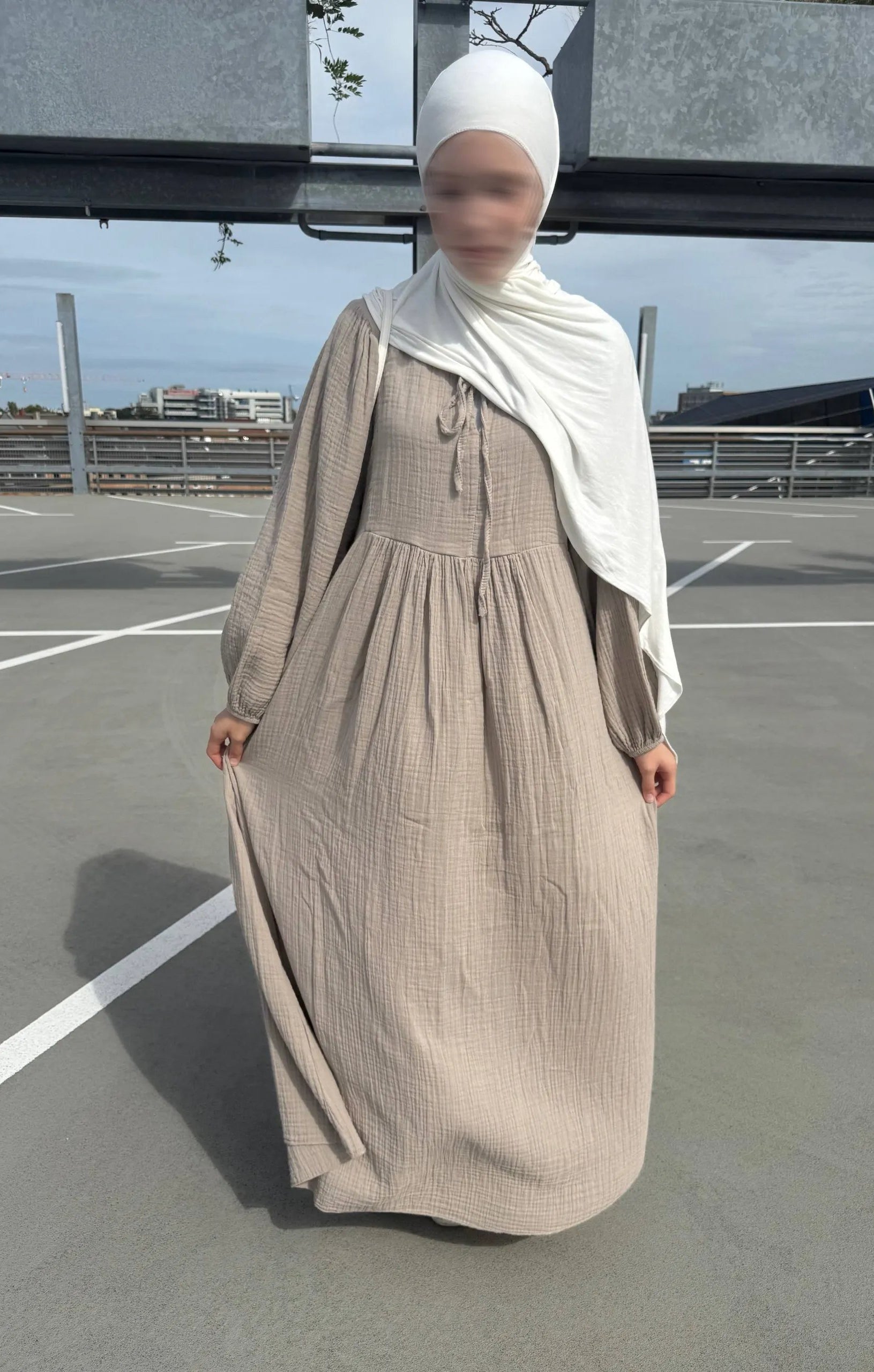 bodenlanges musselin-kleid aus baumwolle mit crinkle-struktur, lockere passform