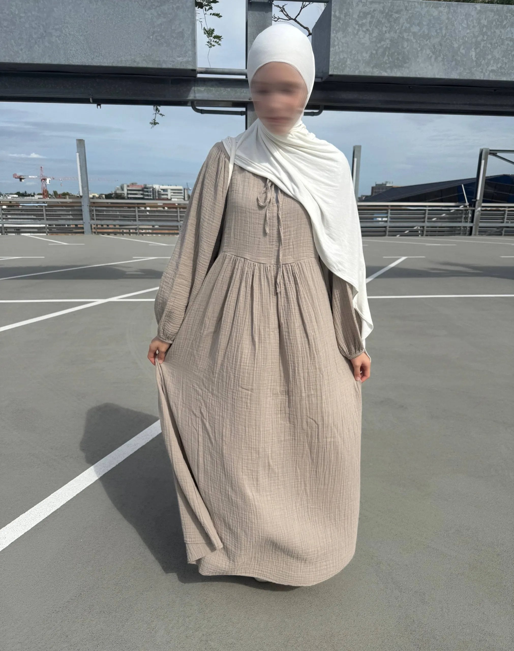 bodenlanges musselin-kleid aus baumwolle mit crinkle-struktur, lockere passform